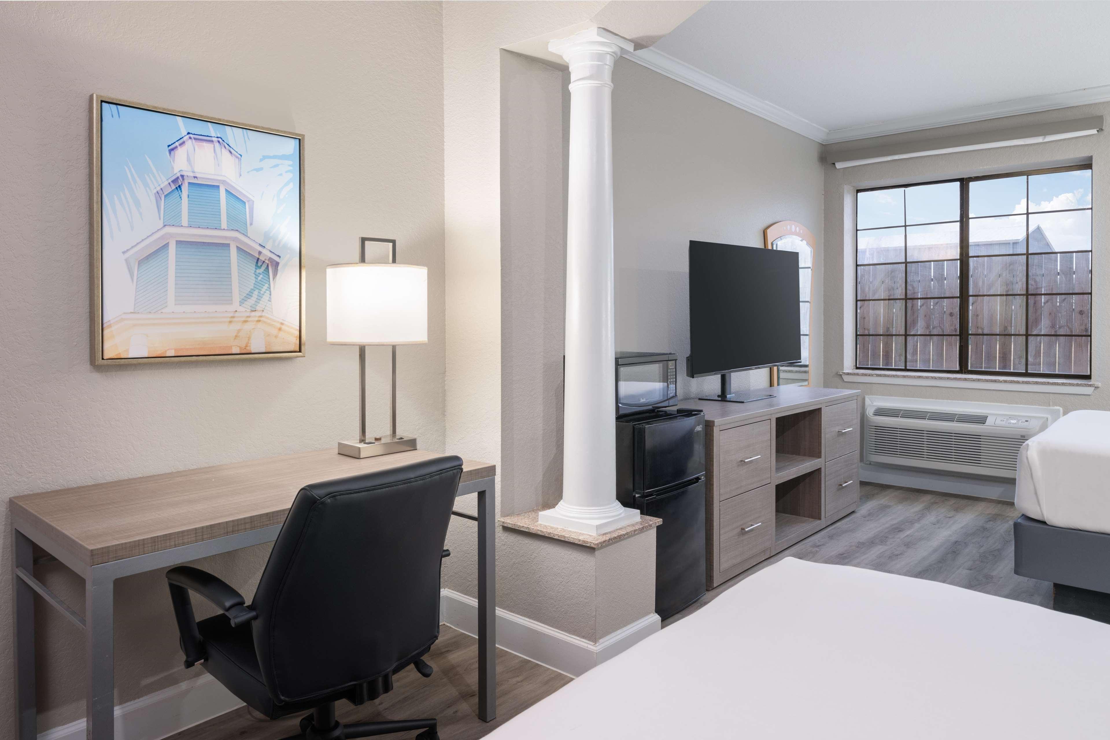 Quadruple Accessible