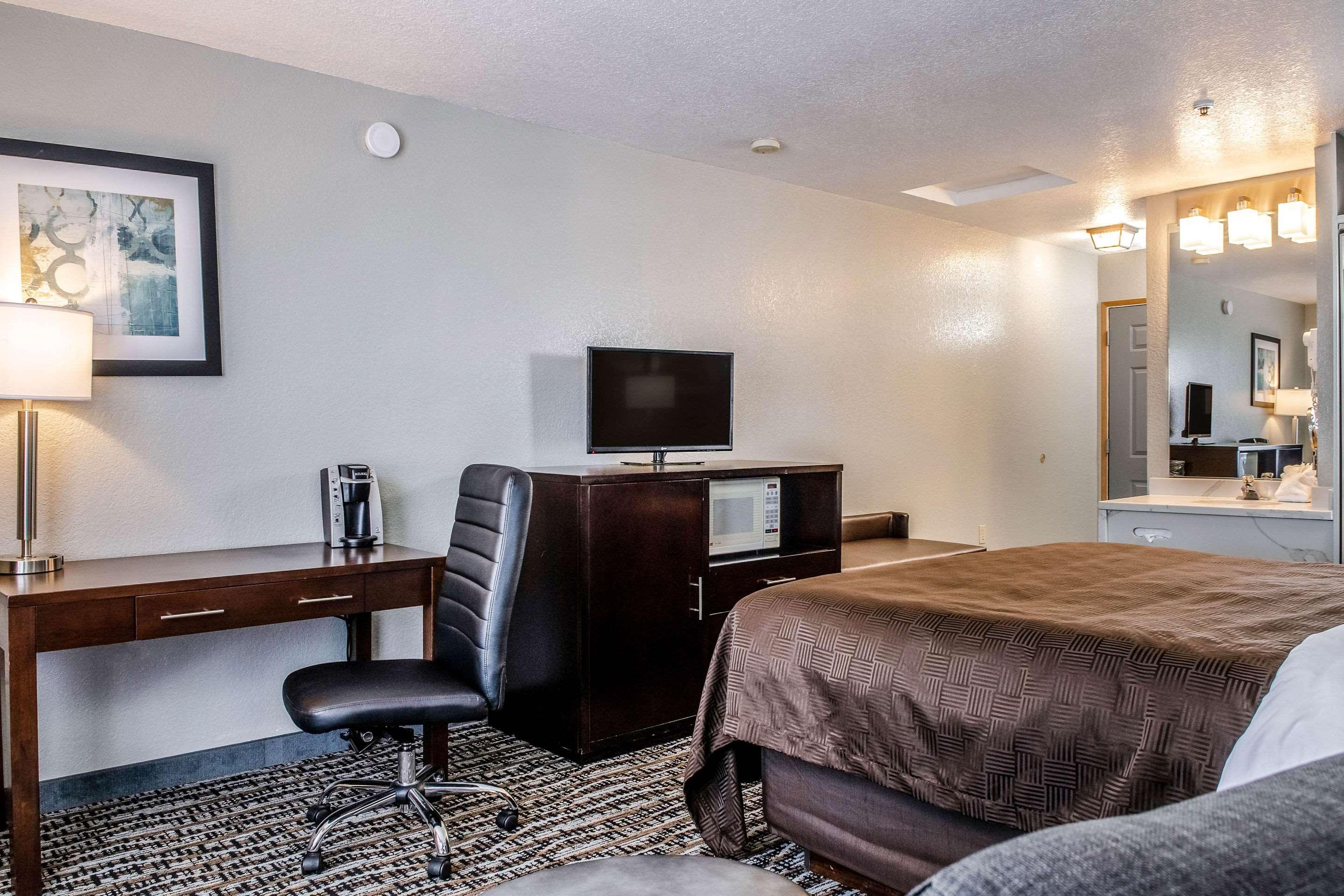 Double Two Queen Beds Non Smoking