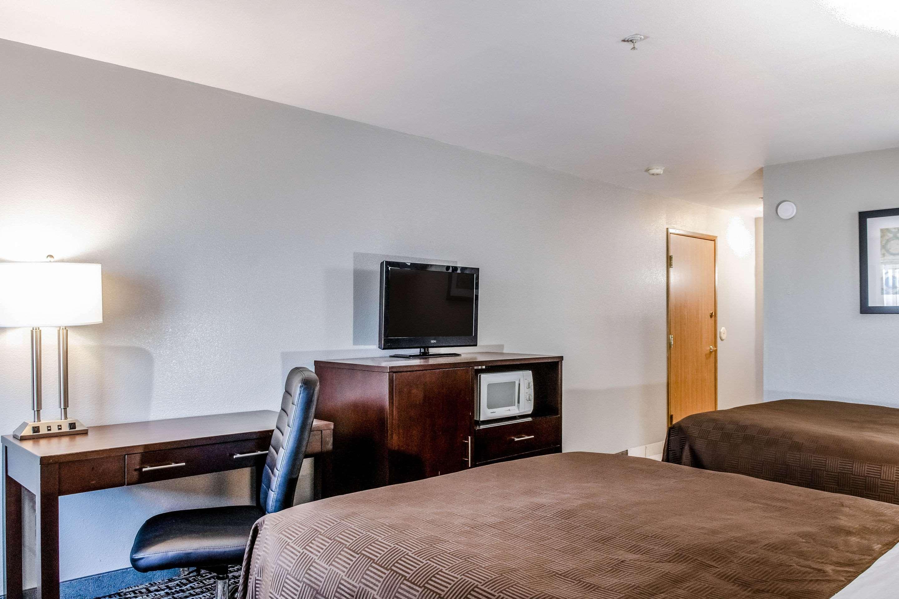 Double Two Queen Beds Non Smoking