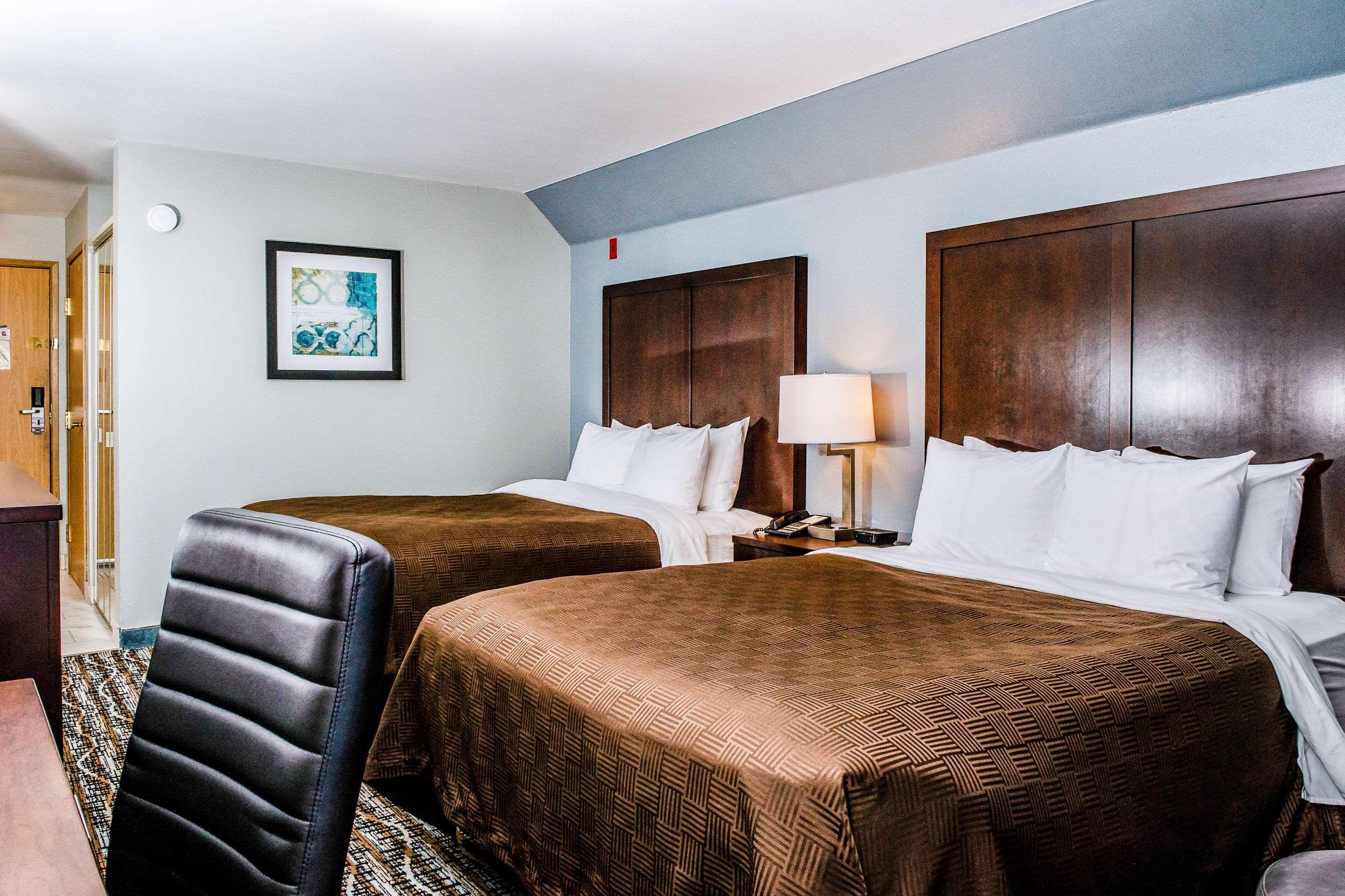 Double Two Queen Beds Non Smoking