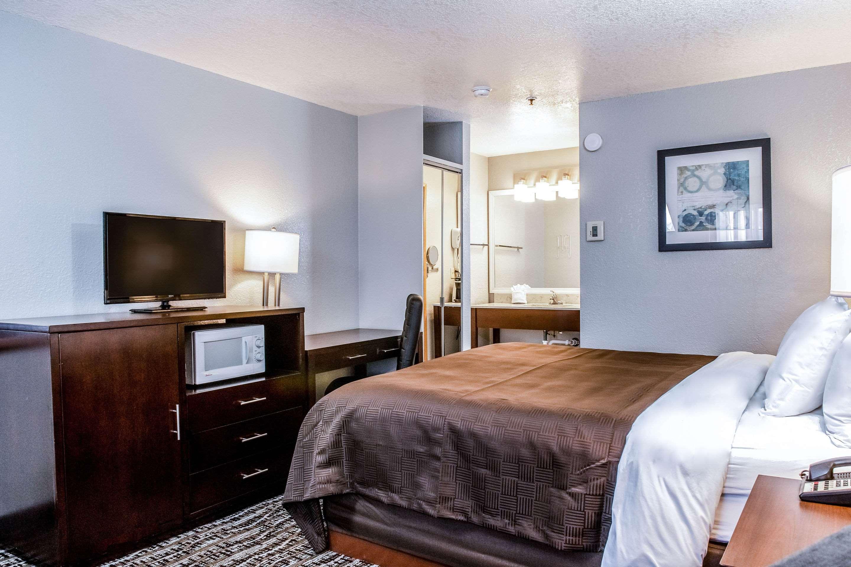 Double King Bed Non Smoking