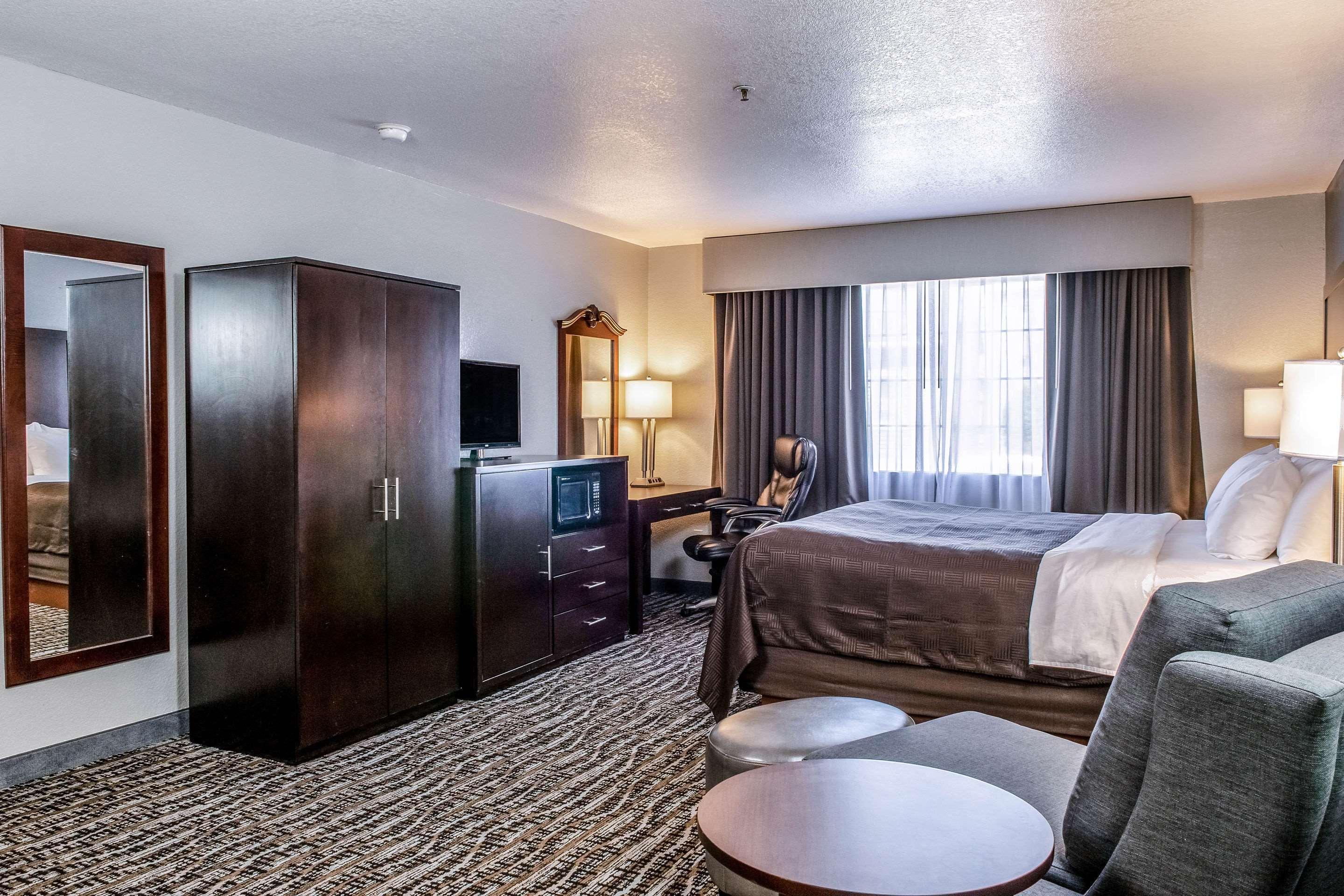 Suite King Bed Non Smoking