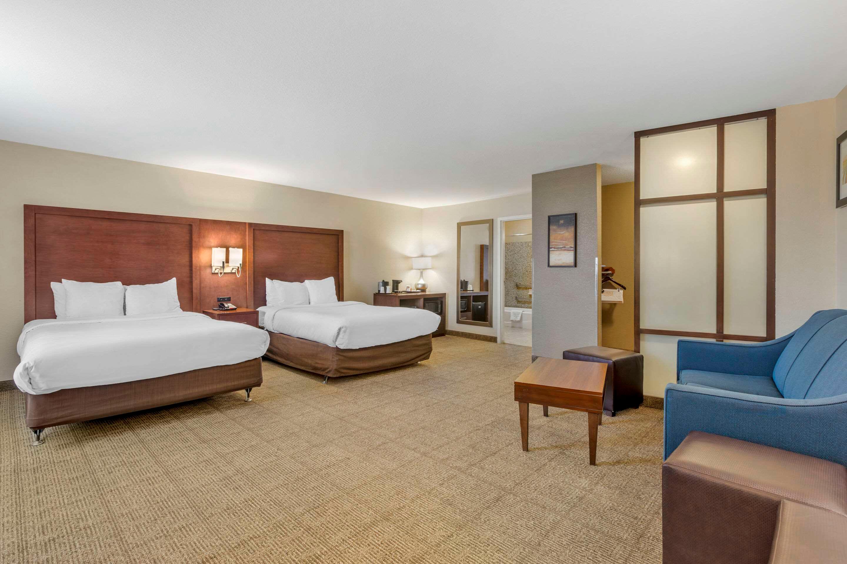 Suite Two Queen Beds Non Smoking