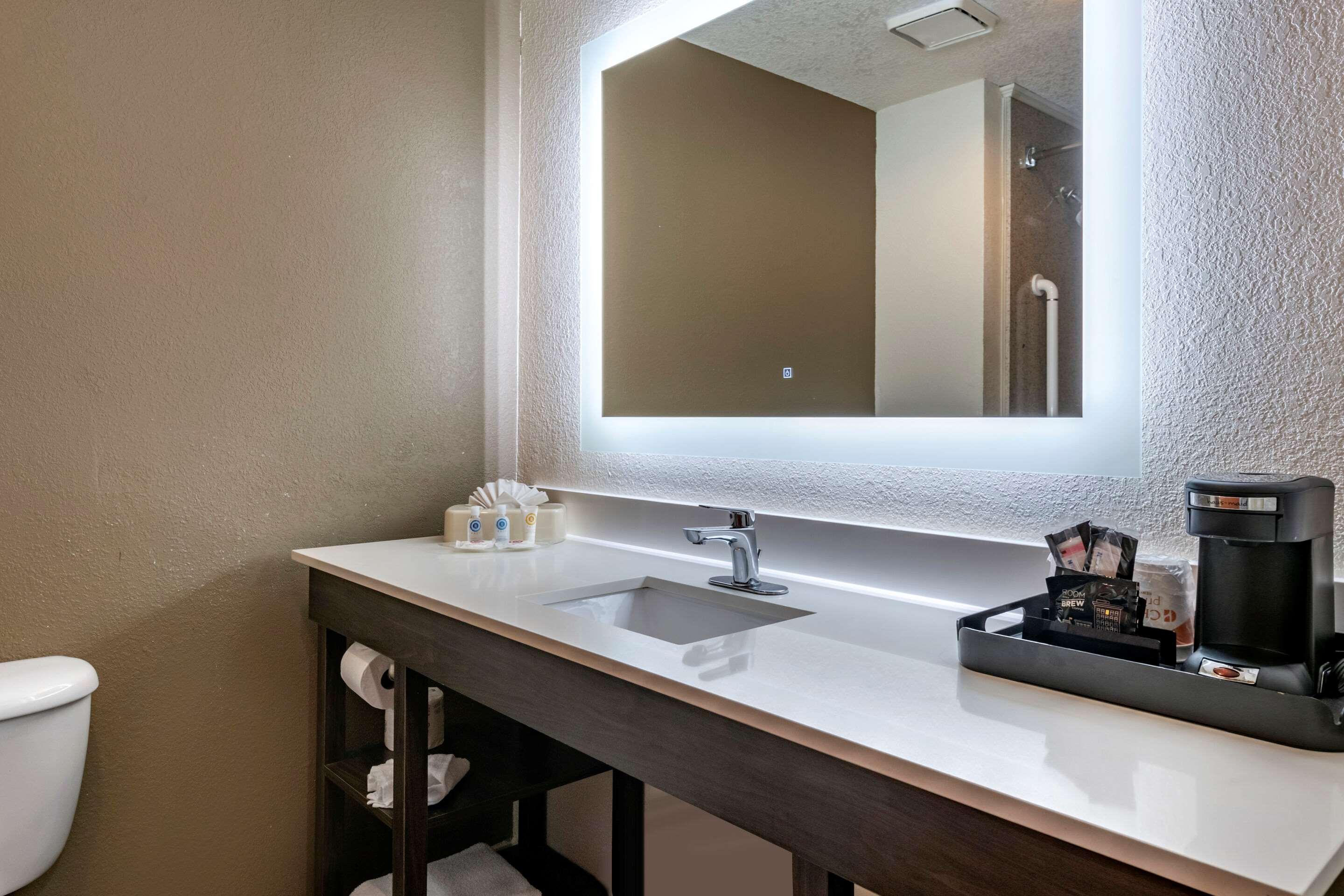 Suite Two Queen Beds Non Smoking