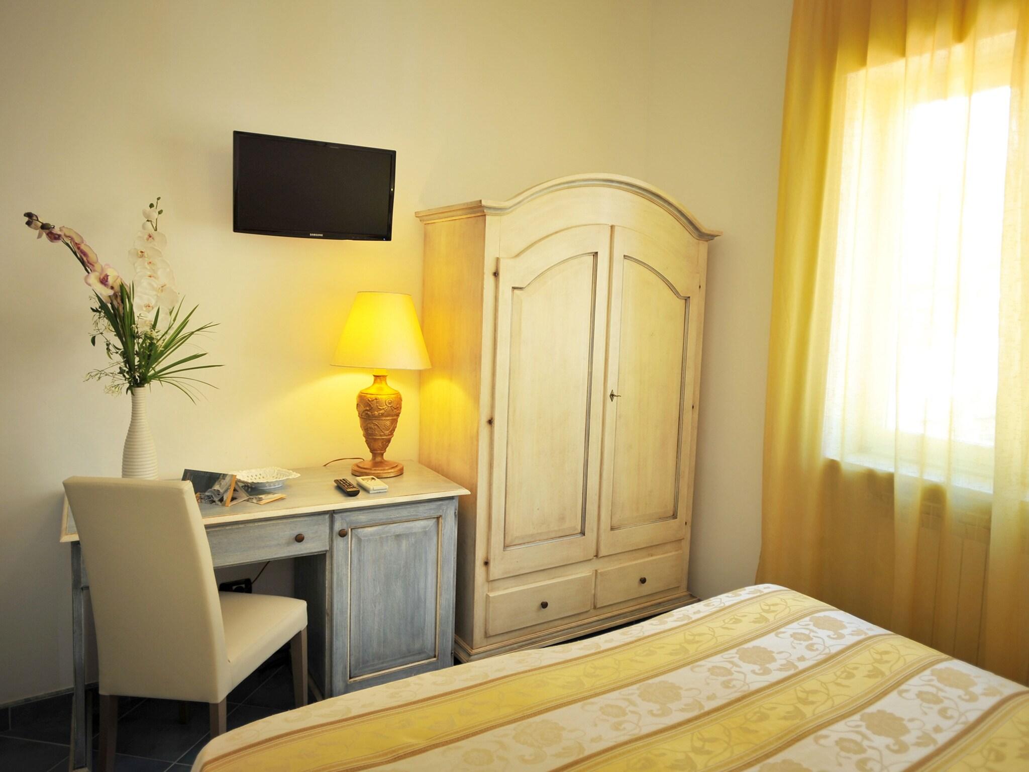 Double Executive Queen Bed