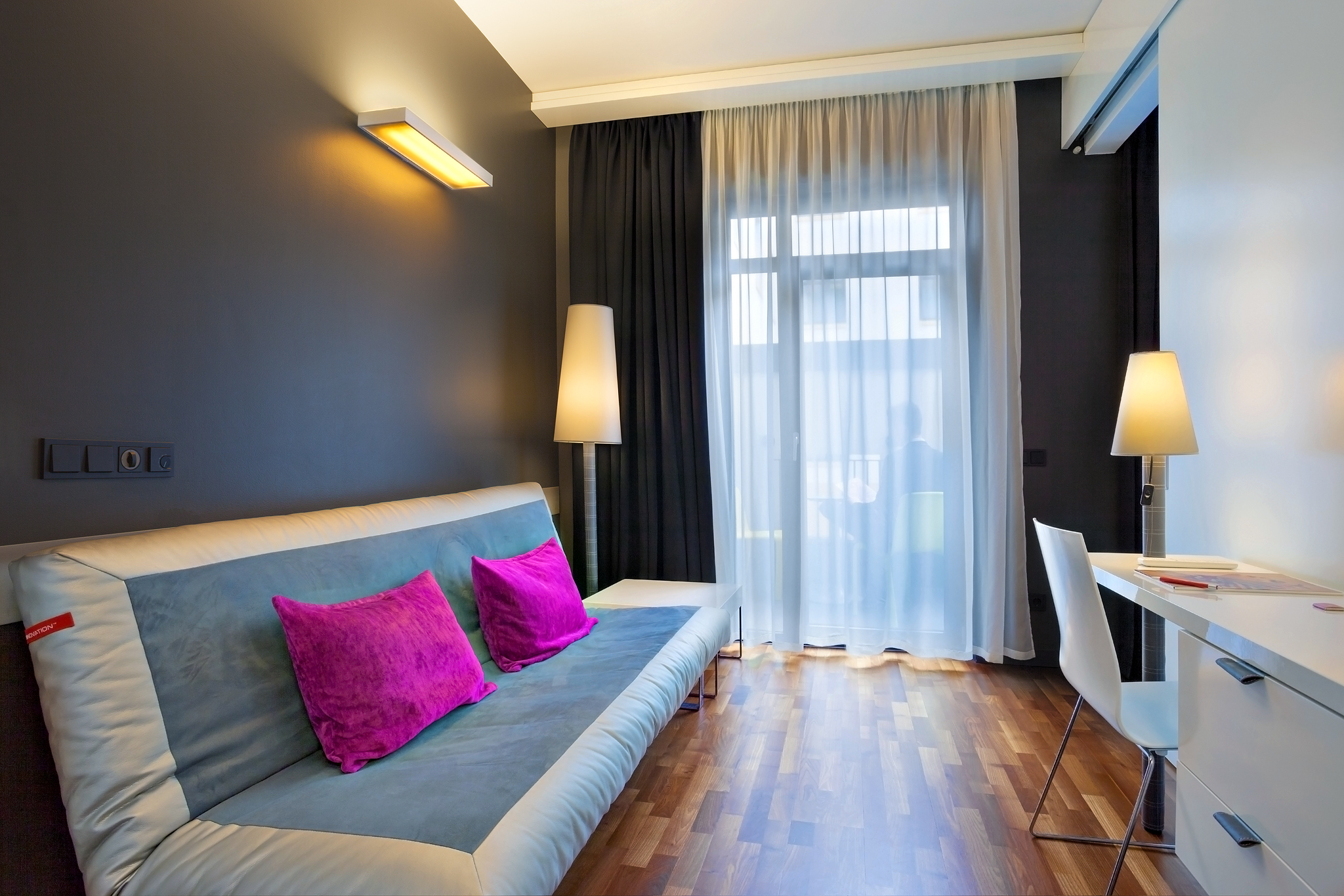 Suite Deluxe Queen Bed