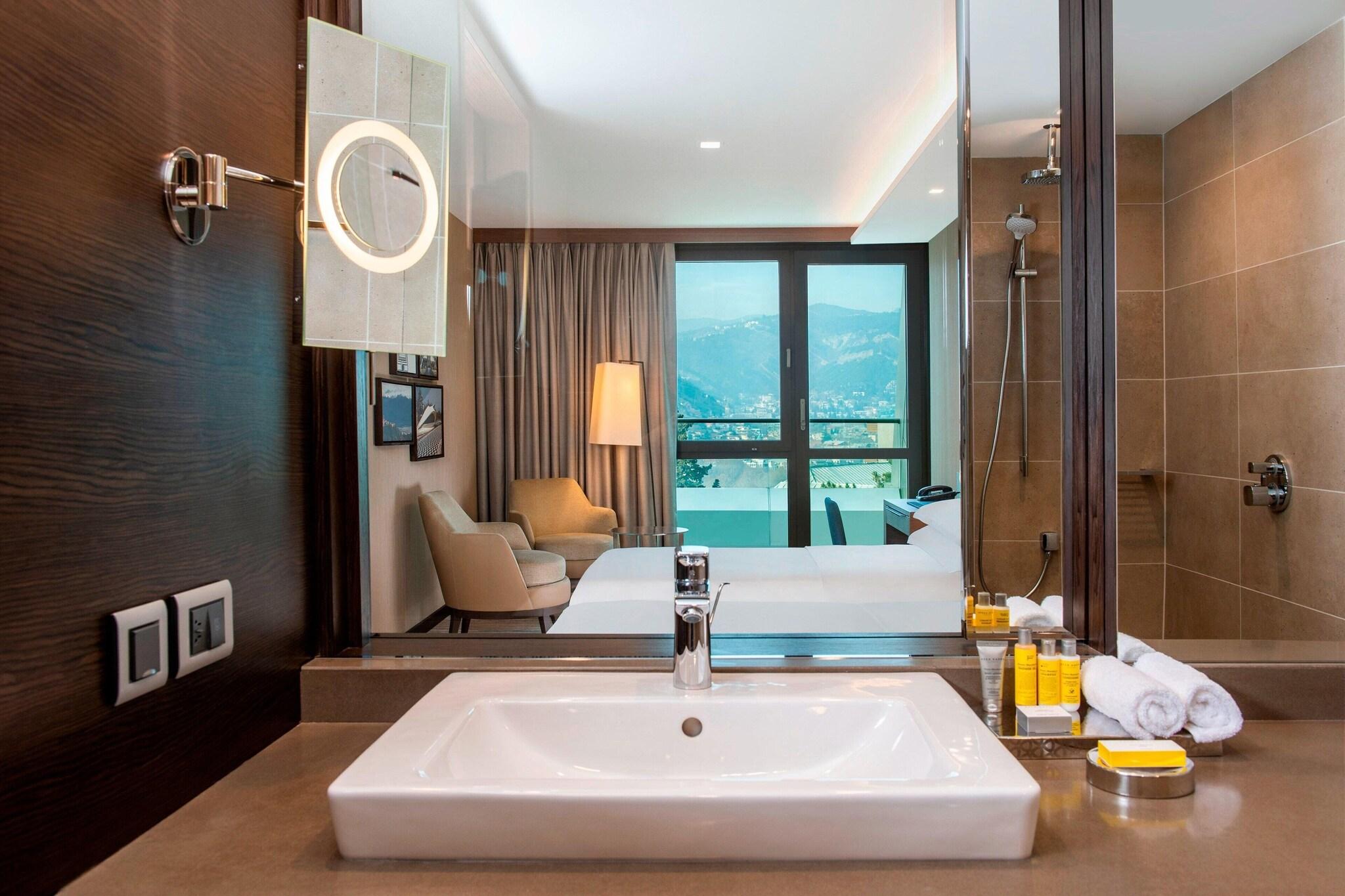 Twin Deluxe with Balcony