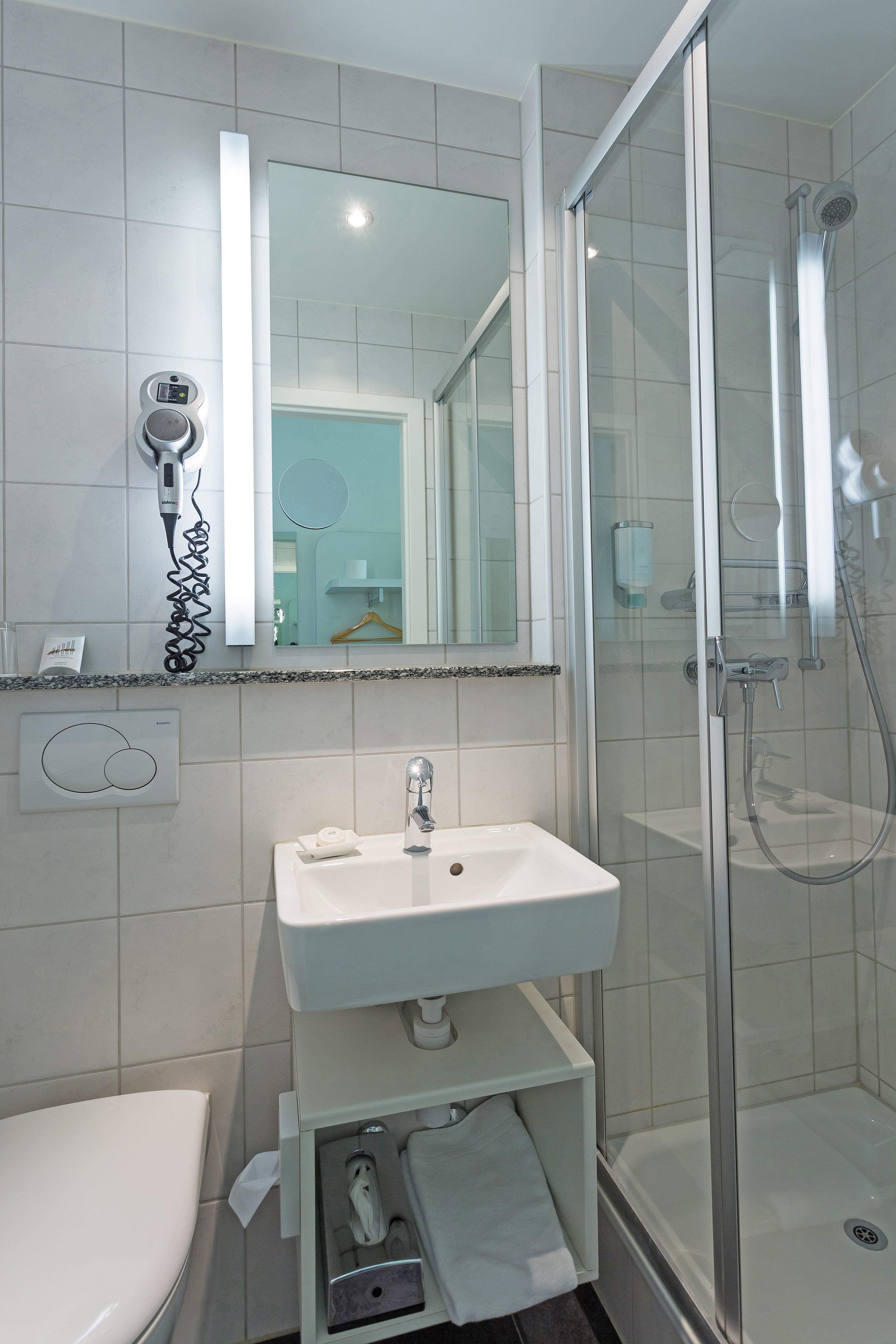 Double Queen Size Bed