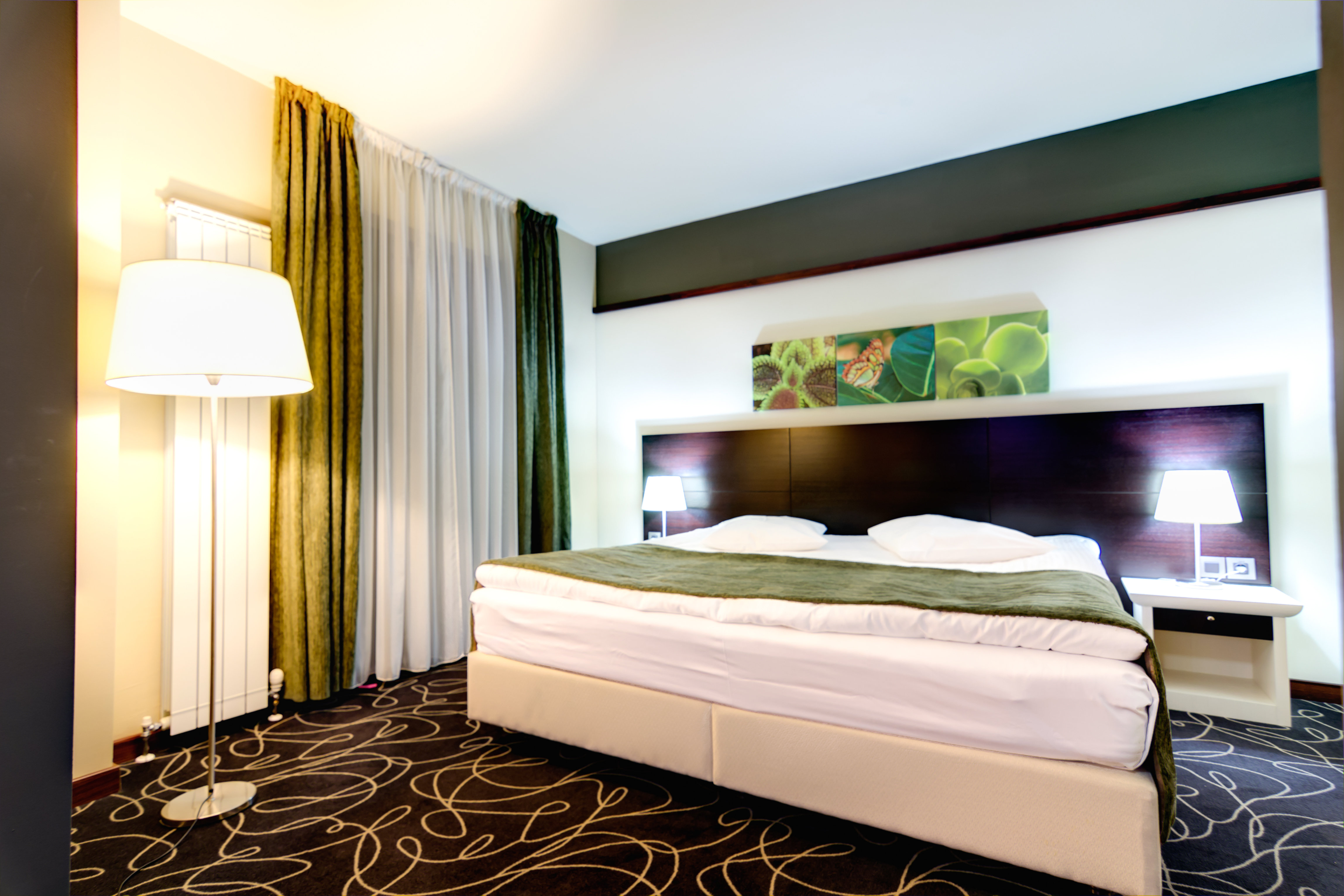 Double Deluxe King Bed