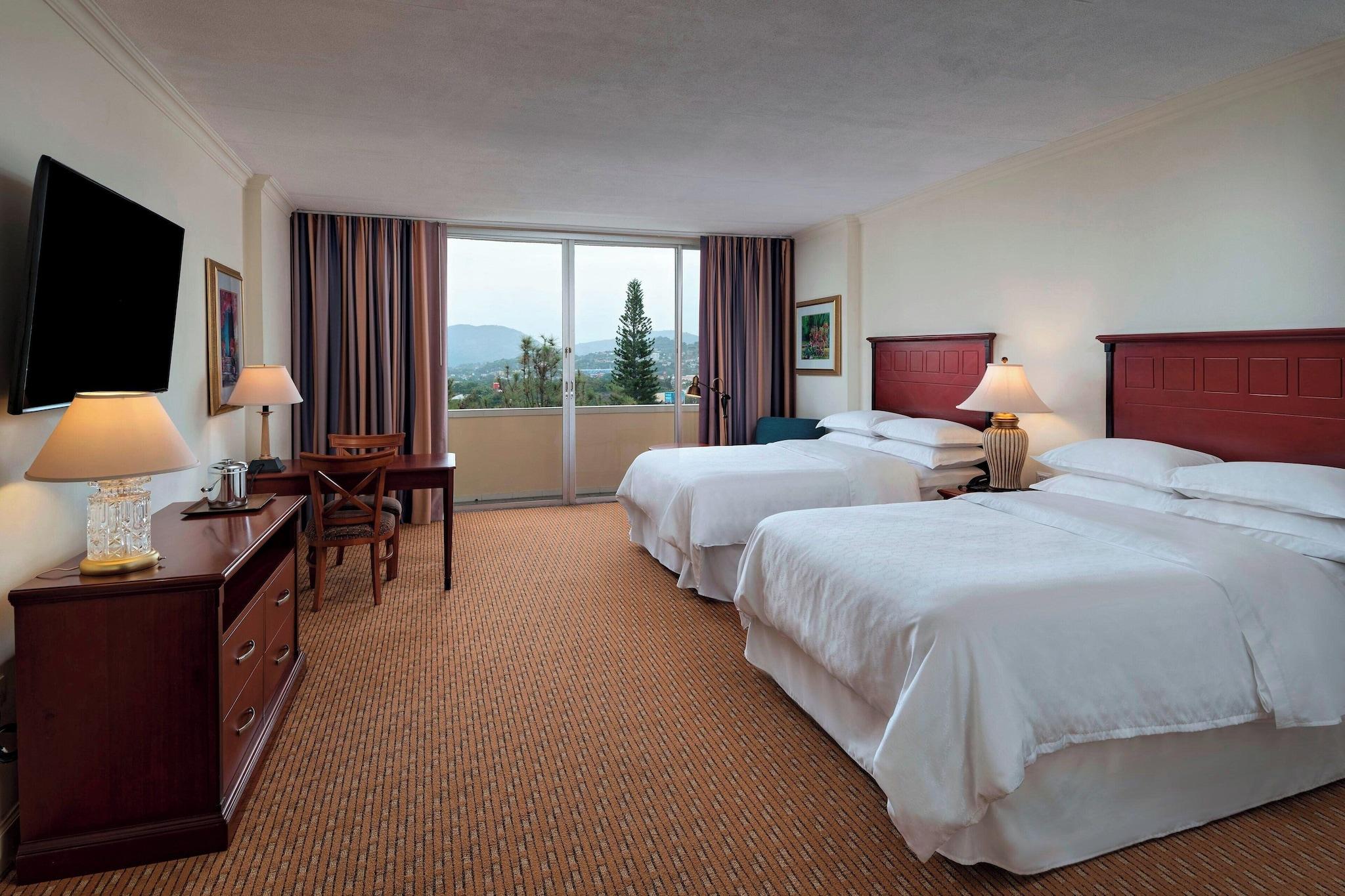 Double Deluxe Two Queen Beds