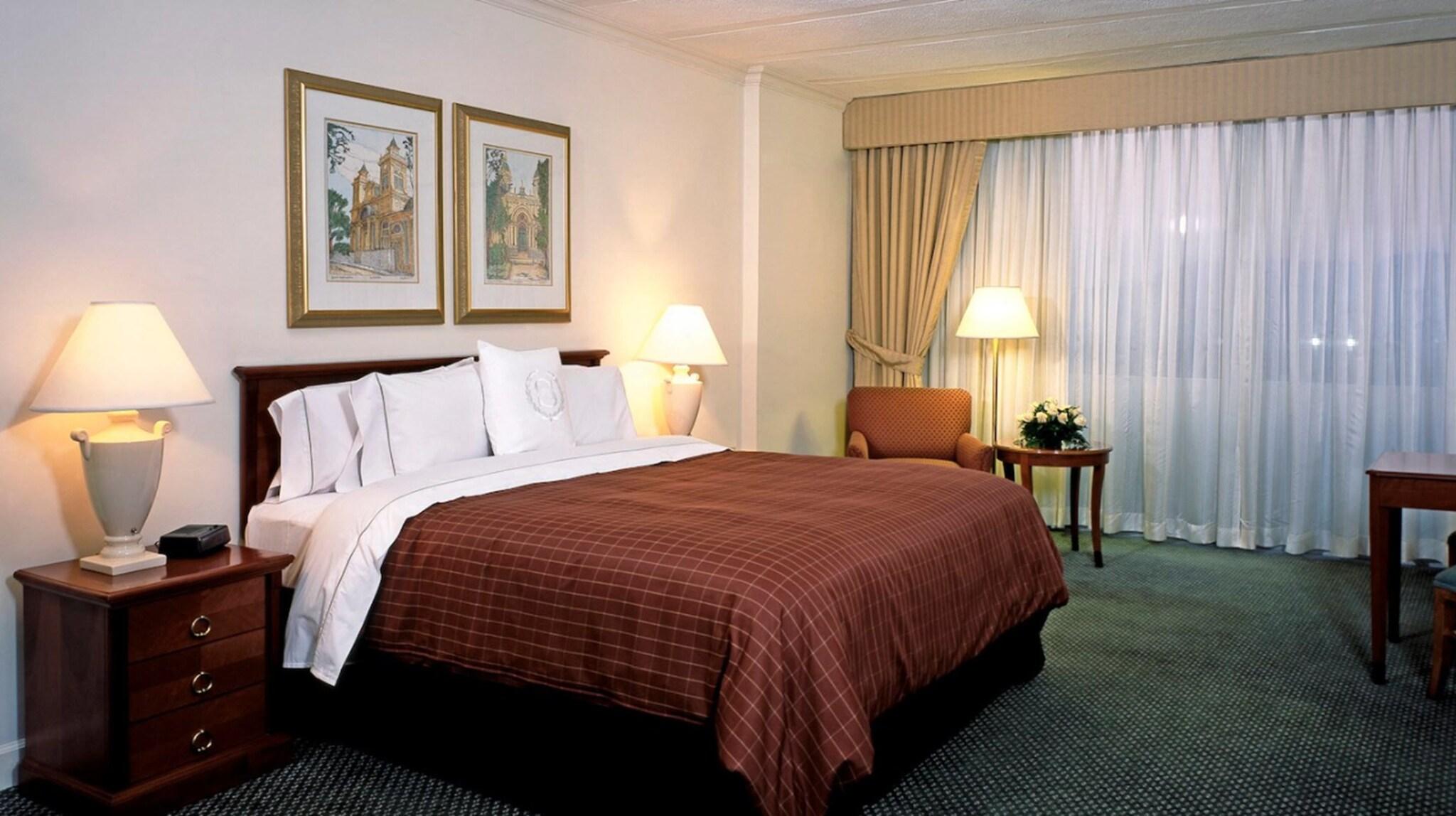Double Deluxe King Bed