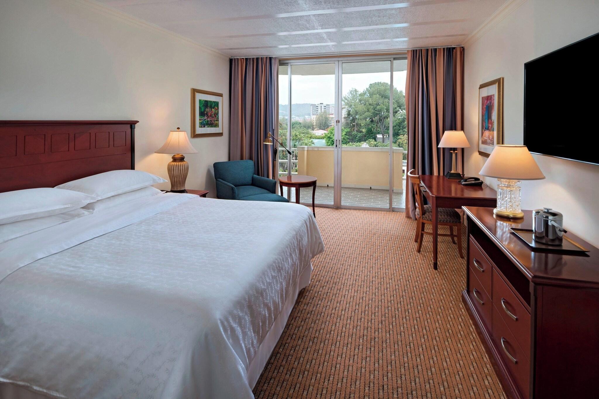 Double Deluxe King Bed