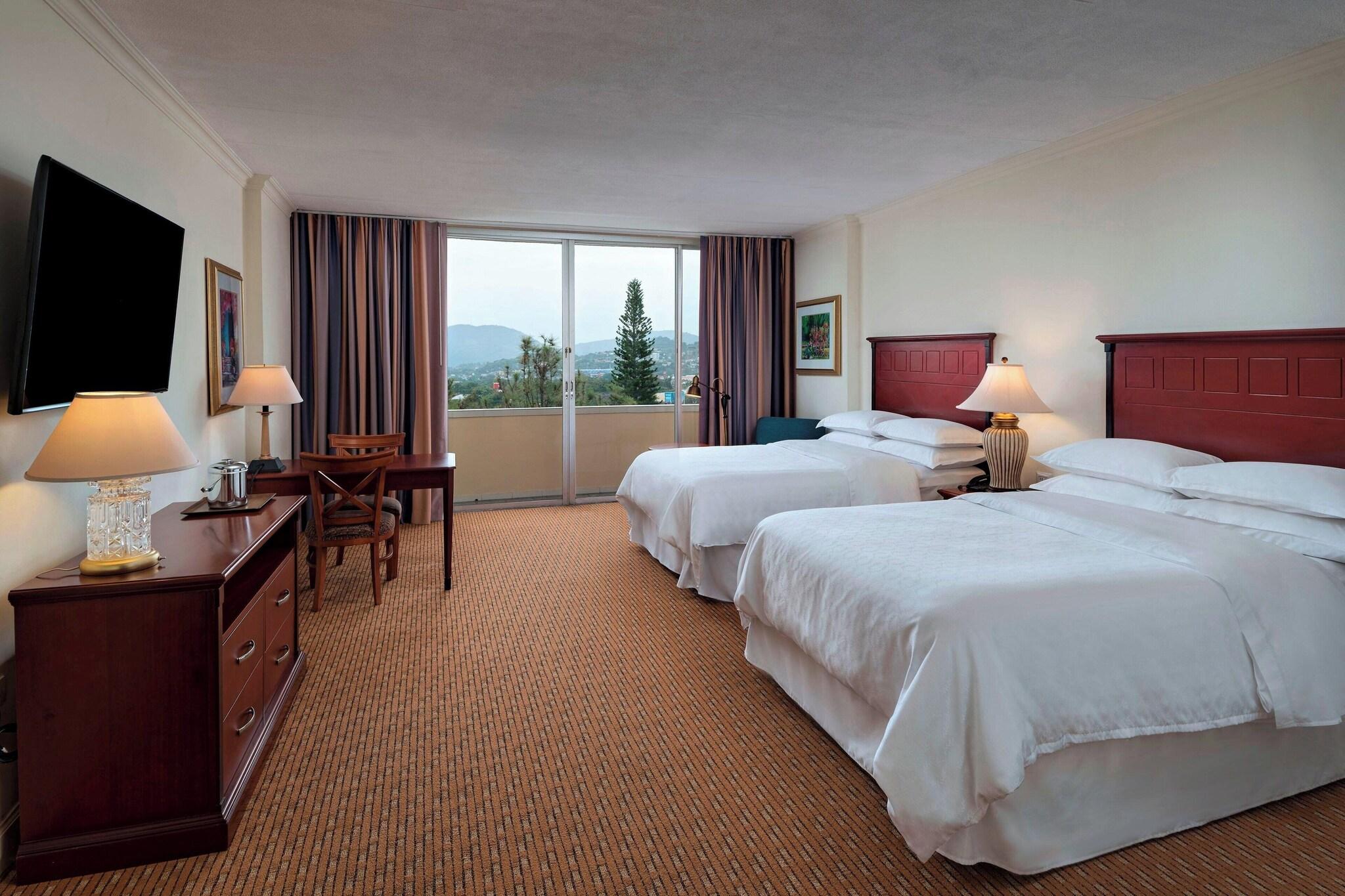 Double Deluxe Two Queen Beds