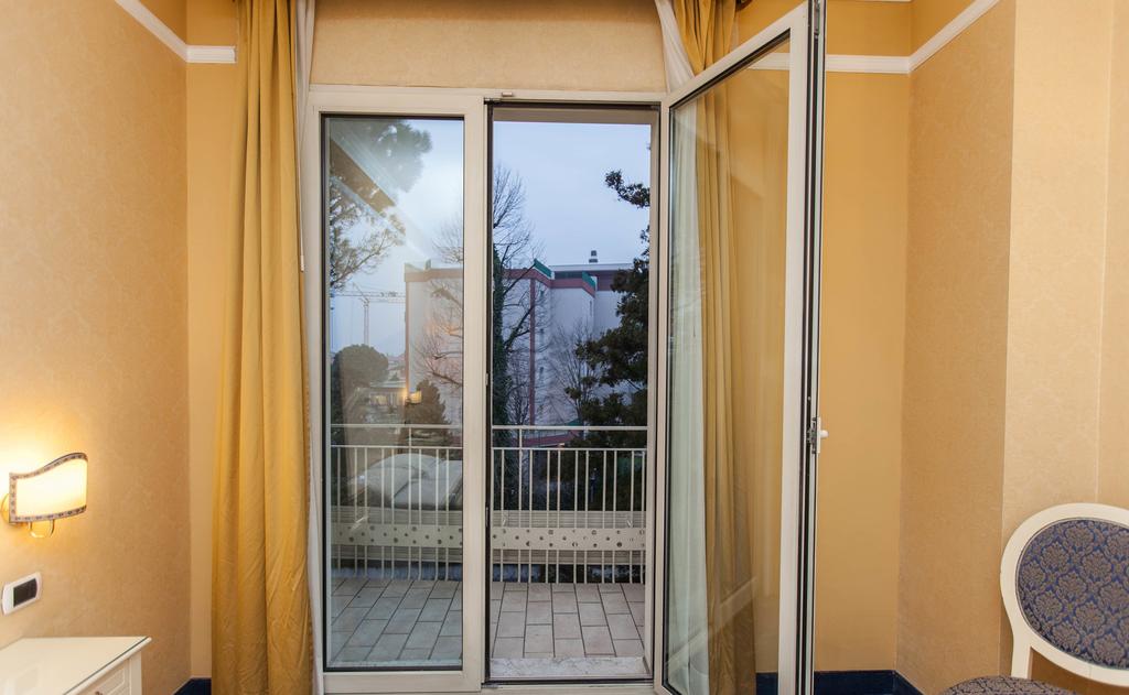 Single Classic with Balcony