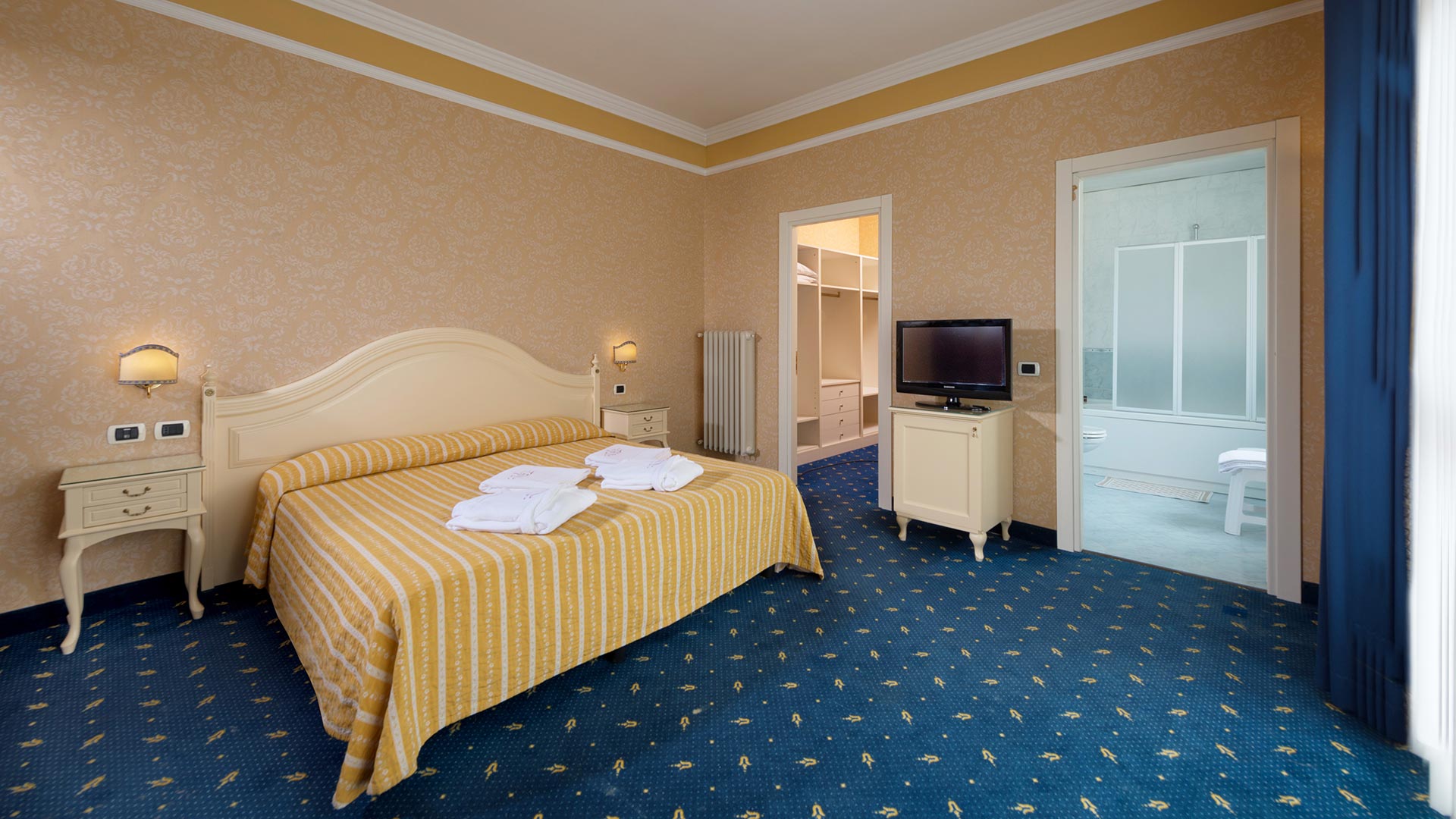 Double or Twin Classic with Balcony