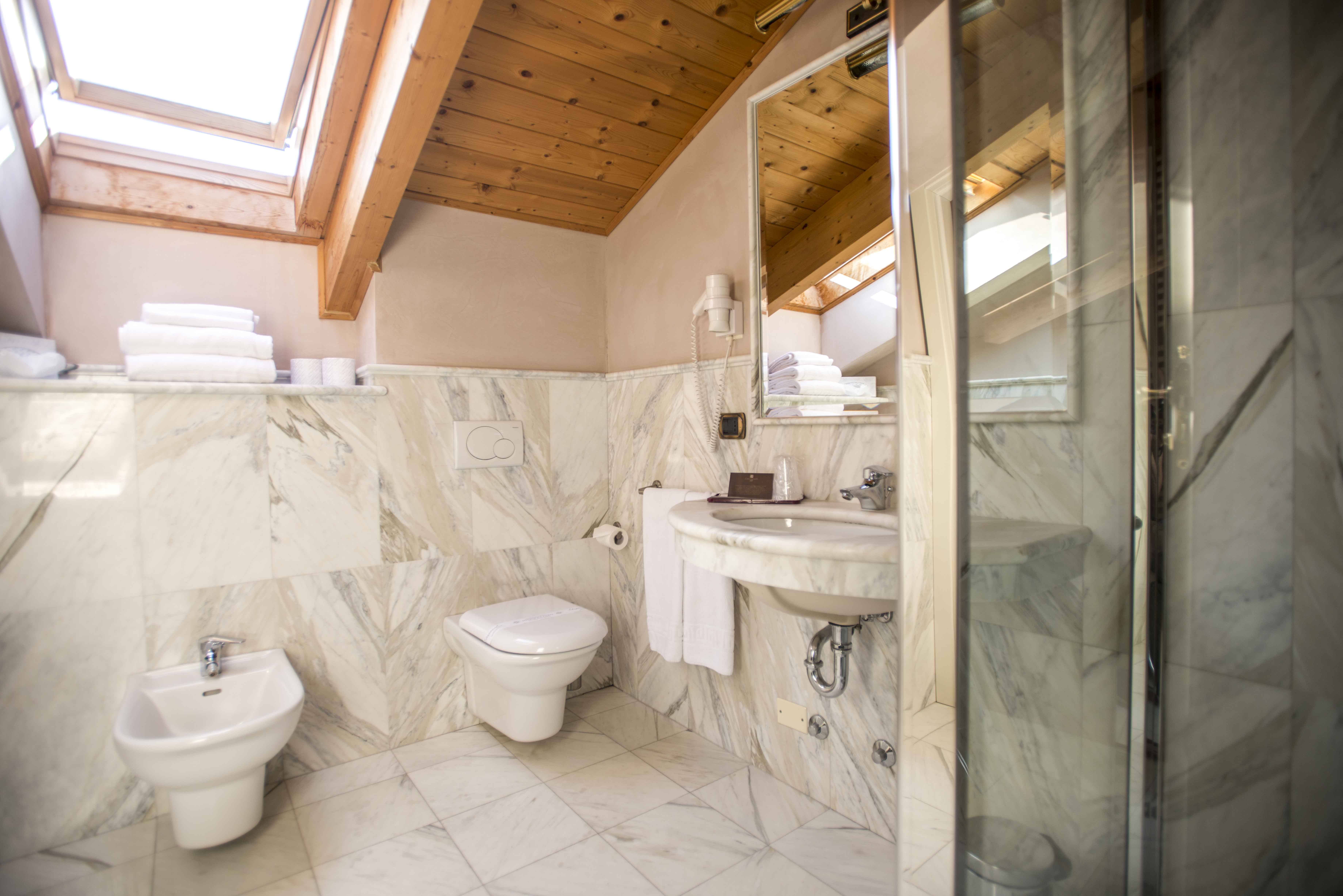 Double or Twin Standard