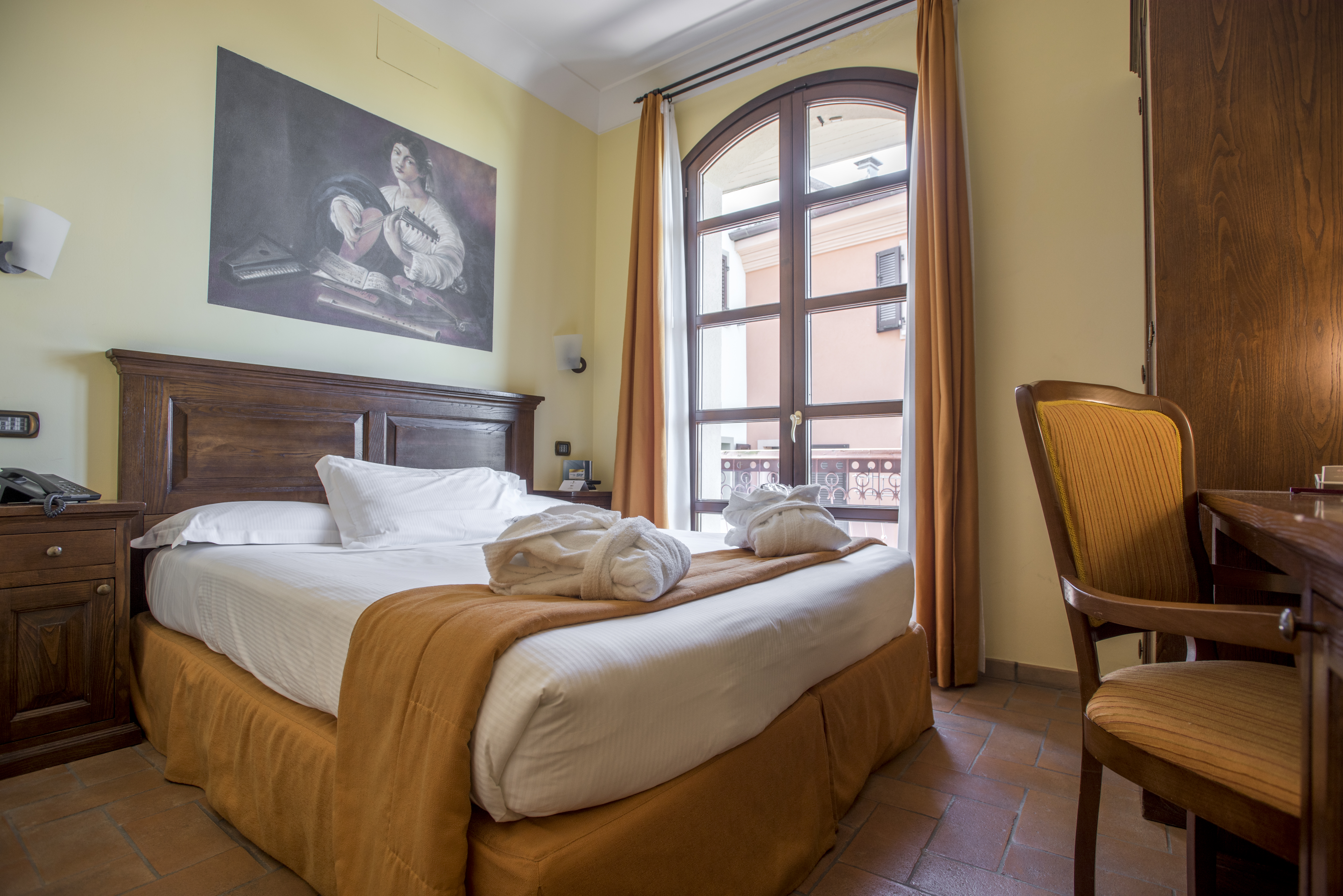 Double Single Superior