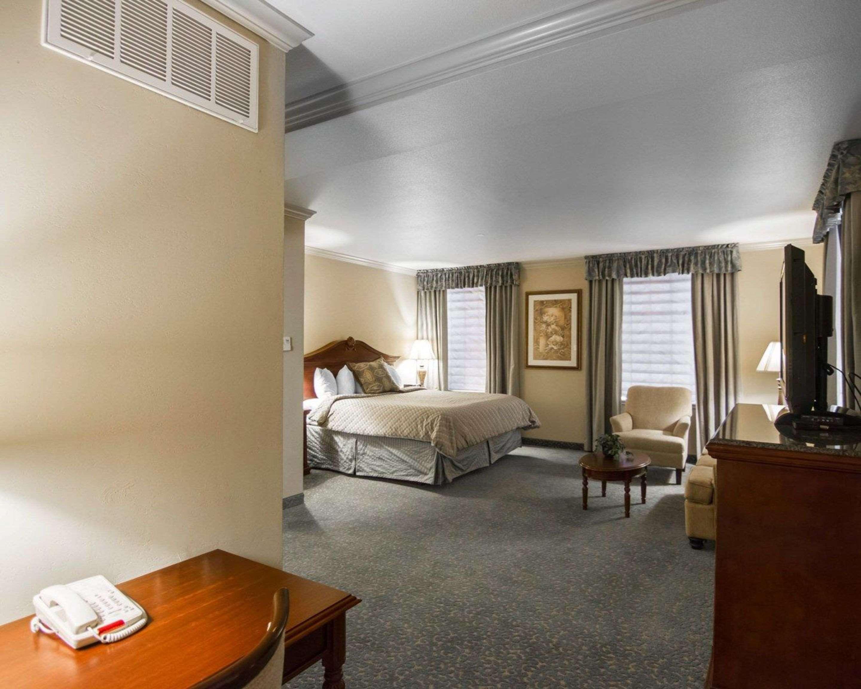 Double Queen Bed Non Smoking