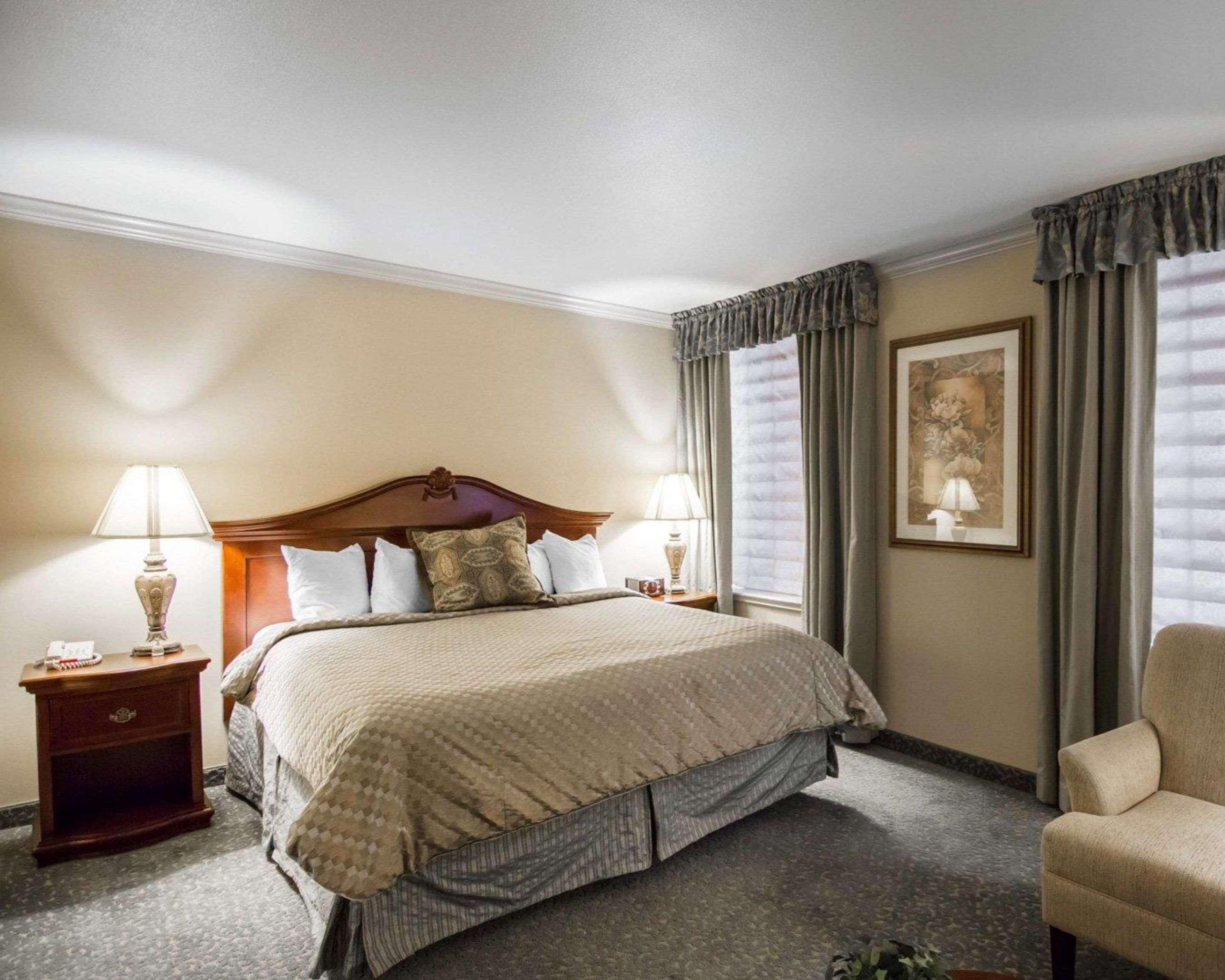 Double King Bed Non Smoking