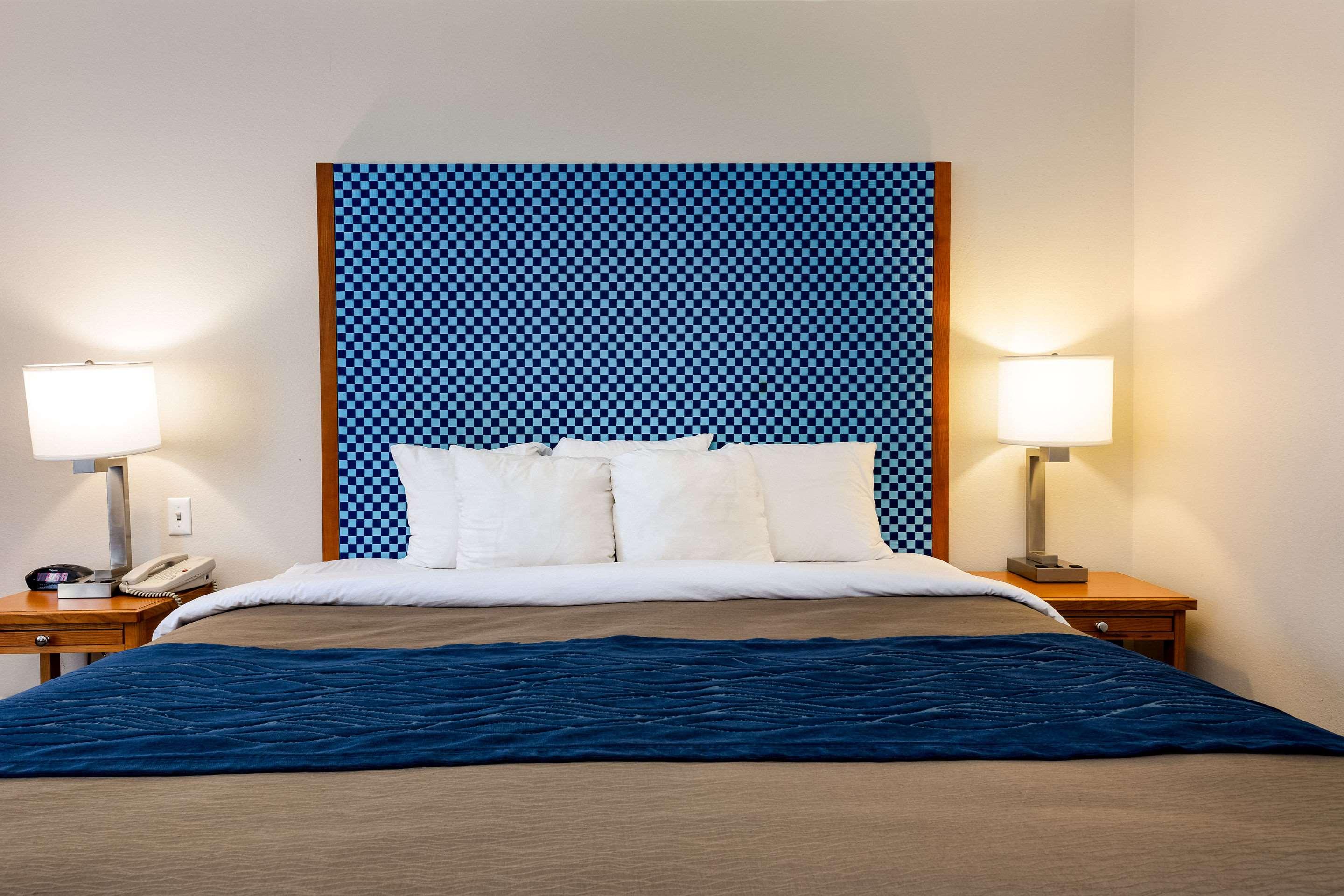 Double King Bed Non Smoking