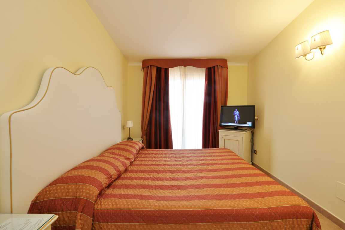 Double or Twin Side Sea View with Balcony