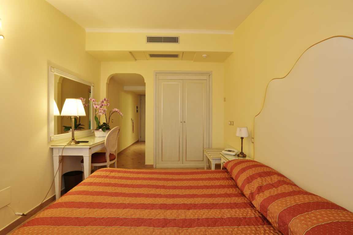 Double or Twin Side Sea View with Balcony