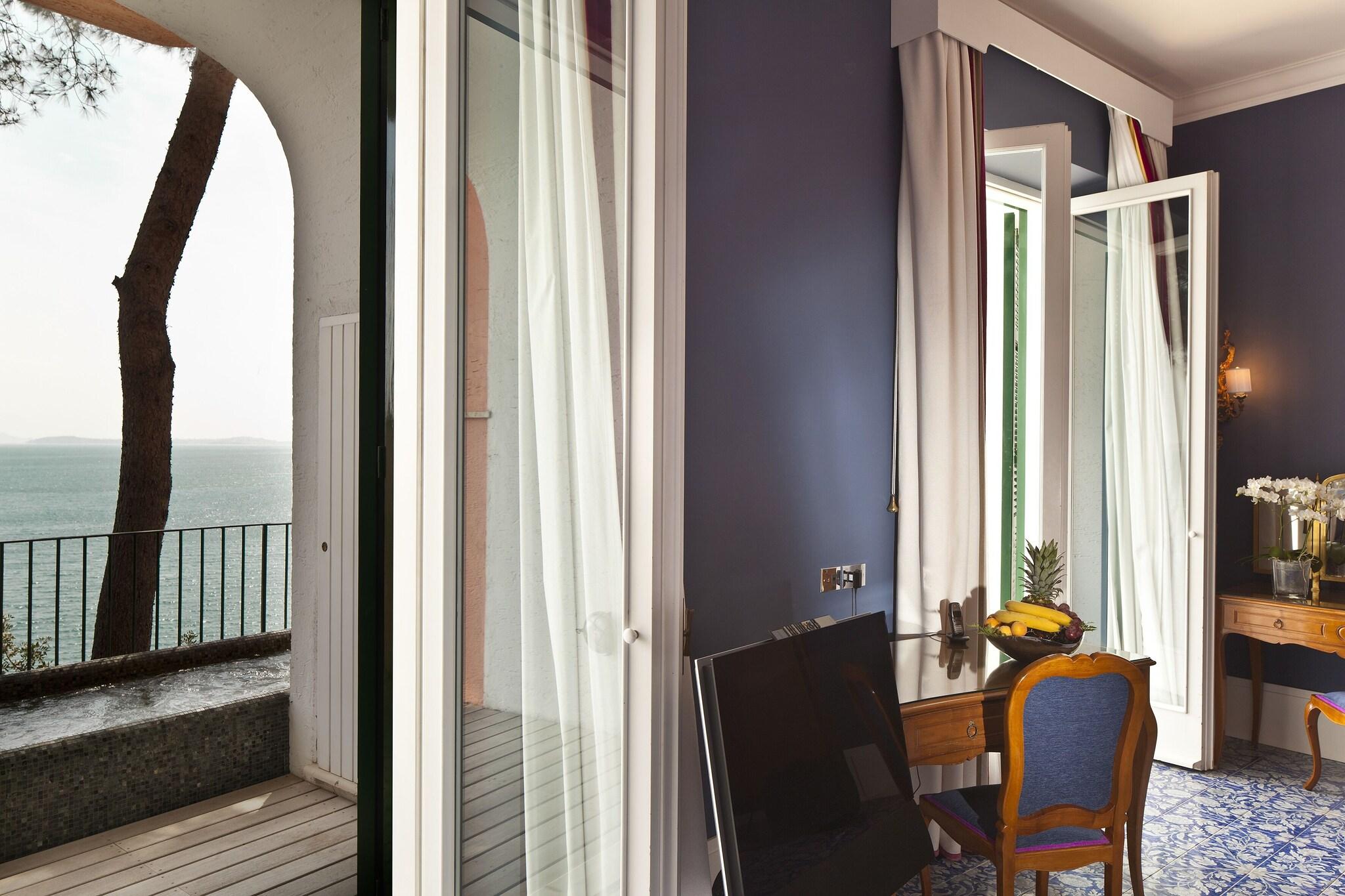 Double Executive King Bed