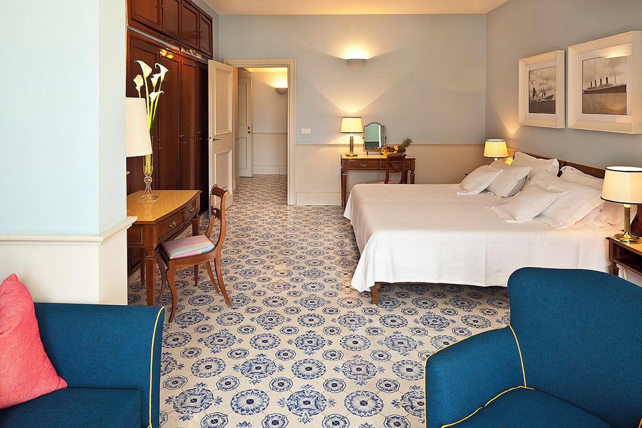 Junior Suite Sea View with Balcony