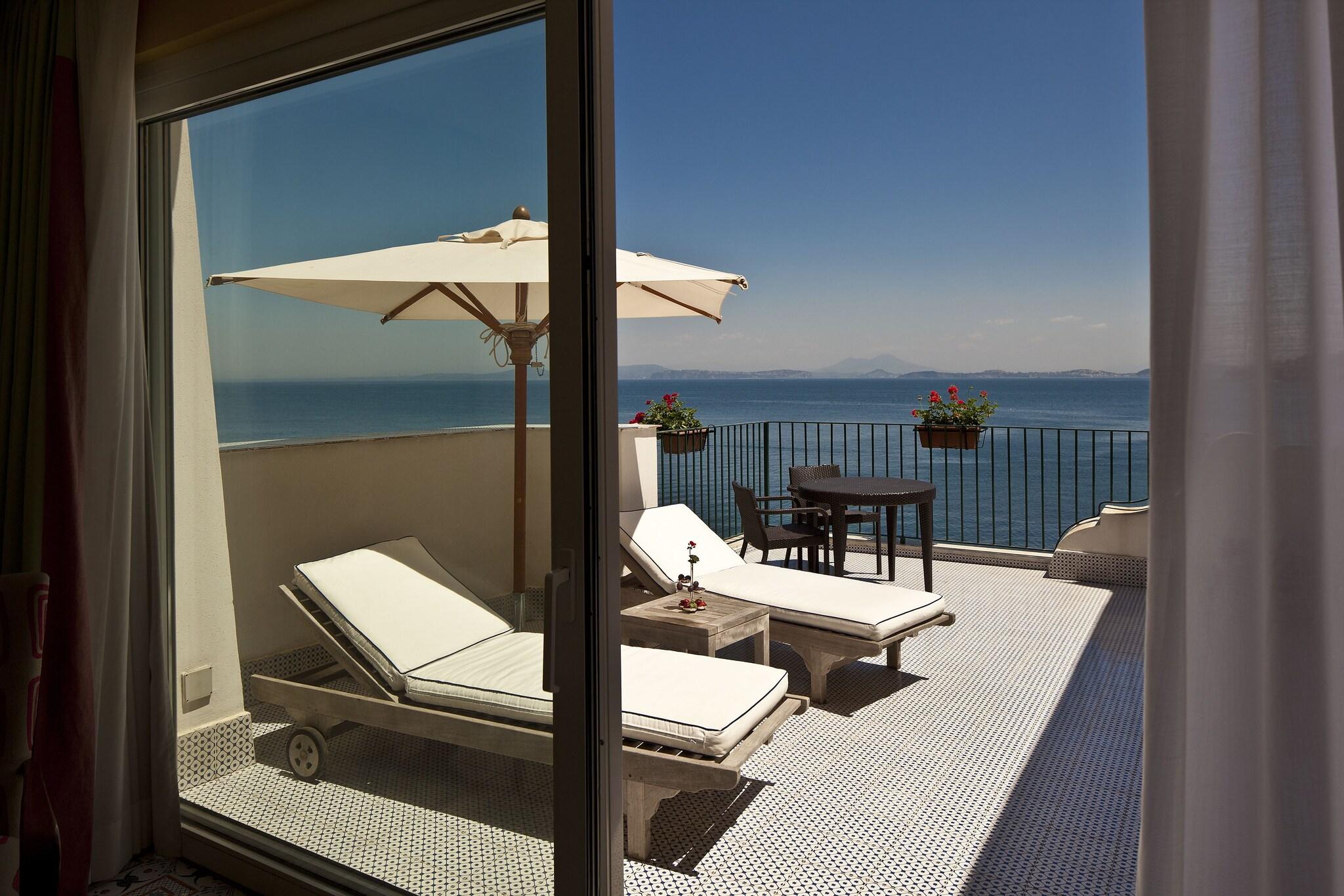 Junior Suite Sea View with Balcony