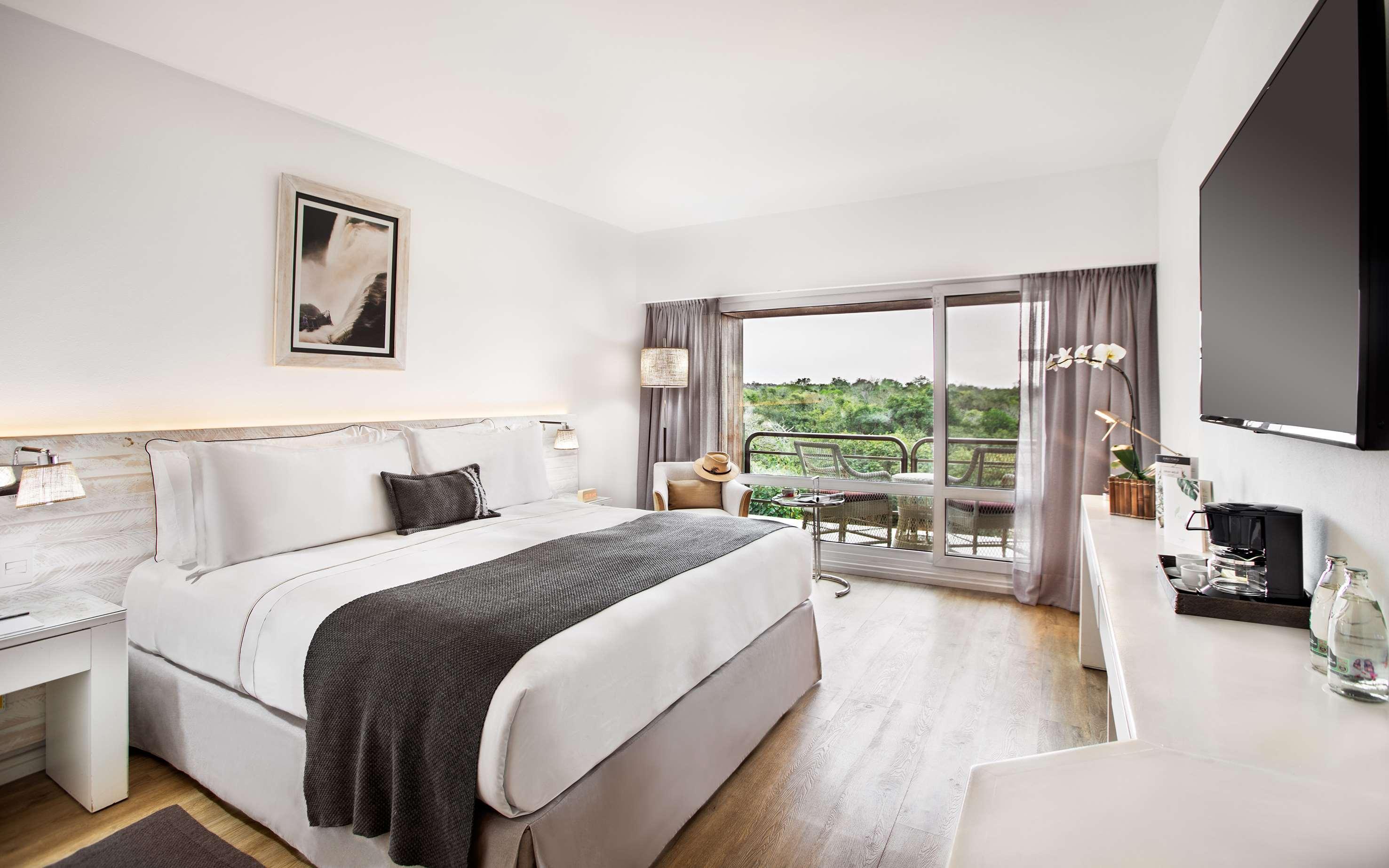 Double Deluxe King Bed