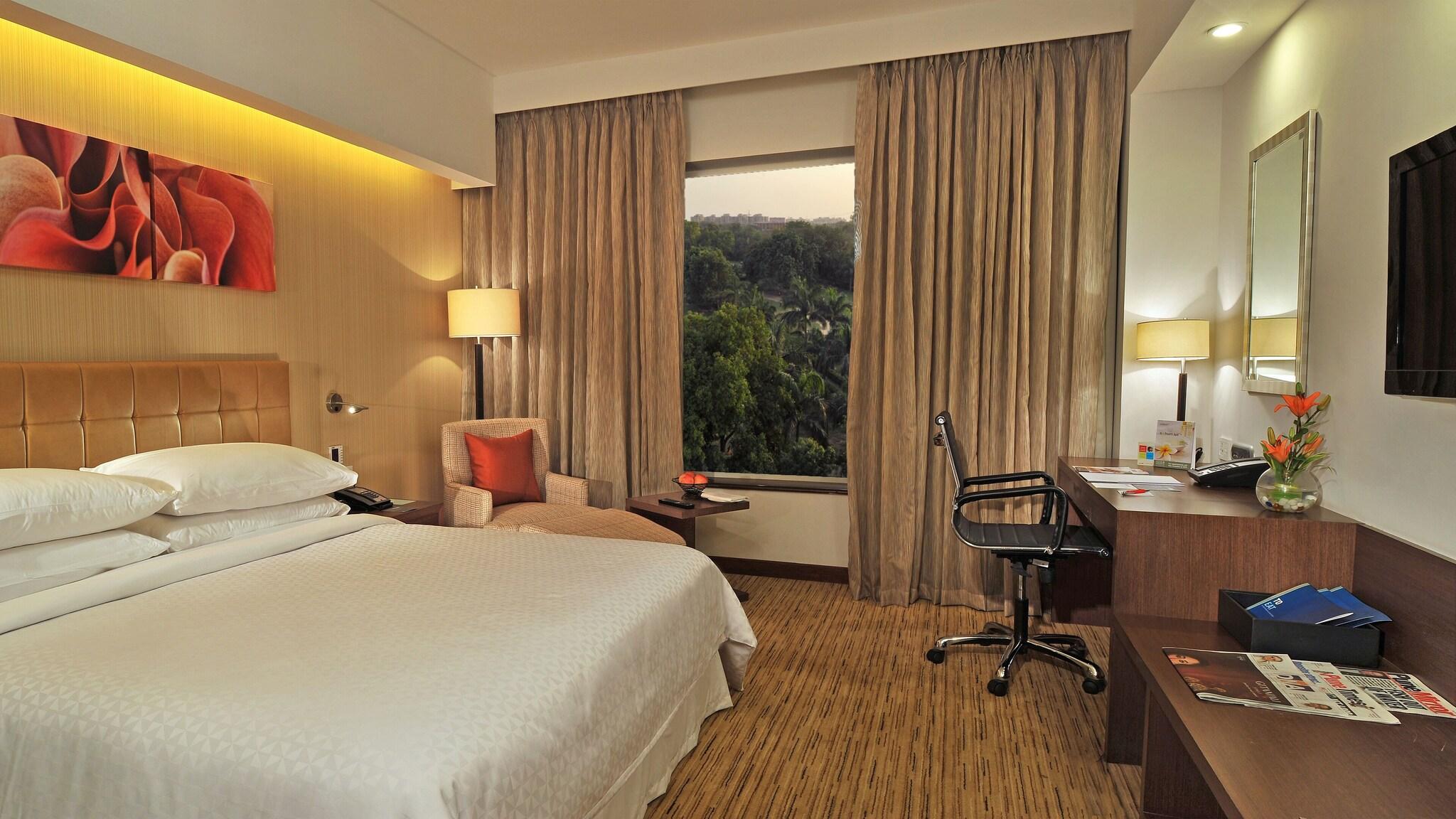 Double Deluxe King Bed