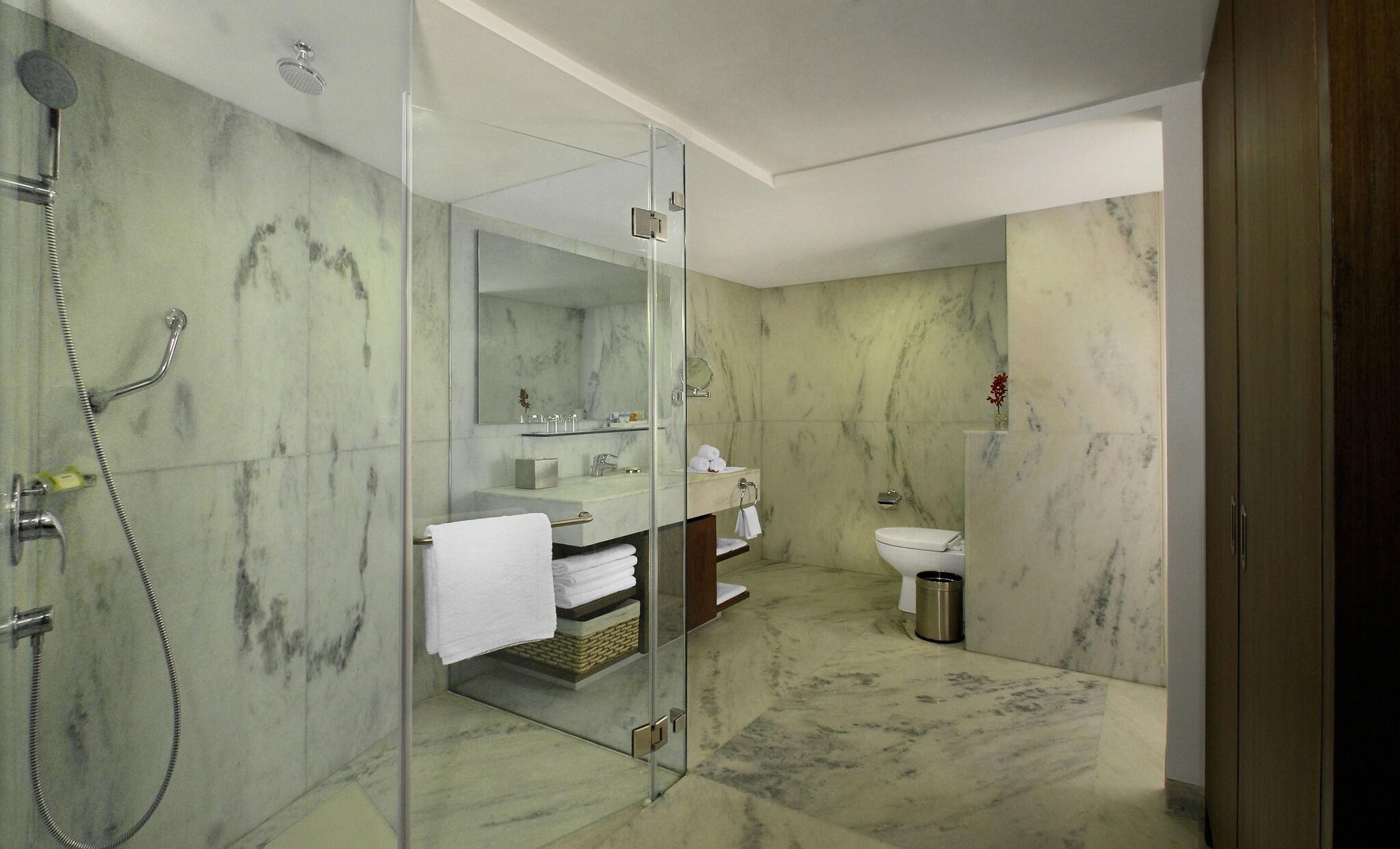 Apartment Club King Bed