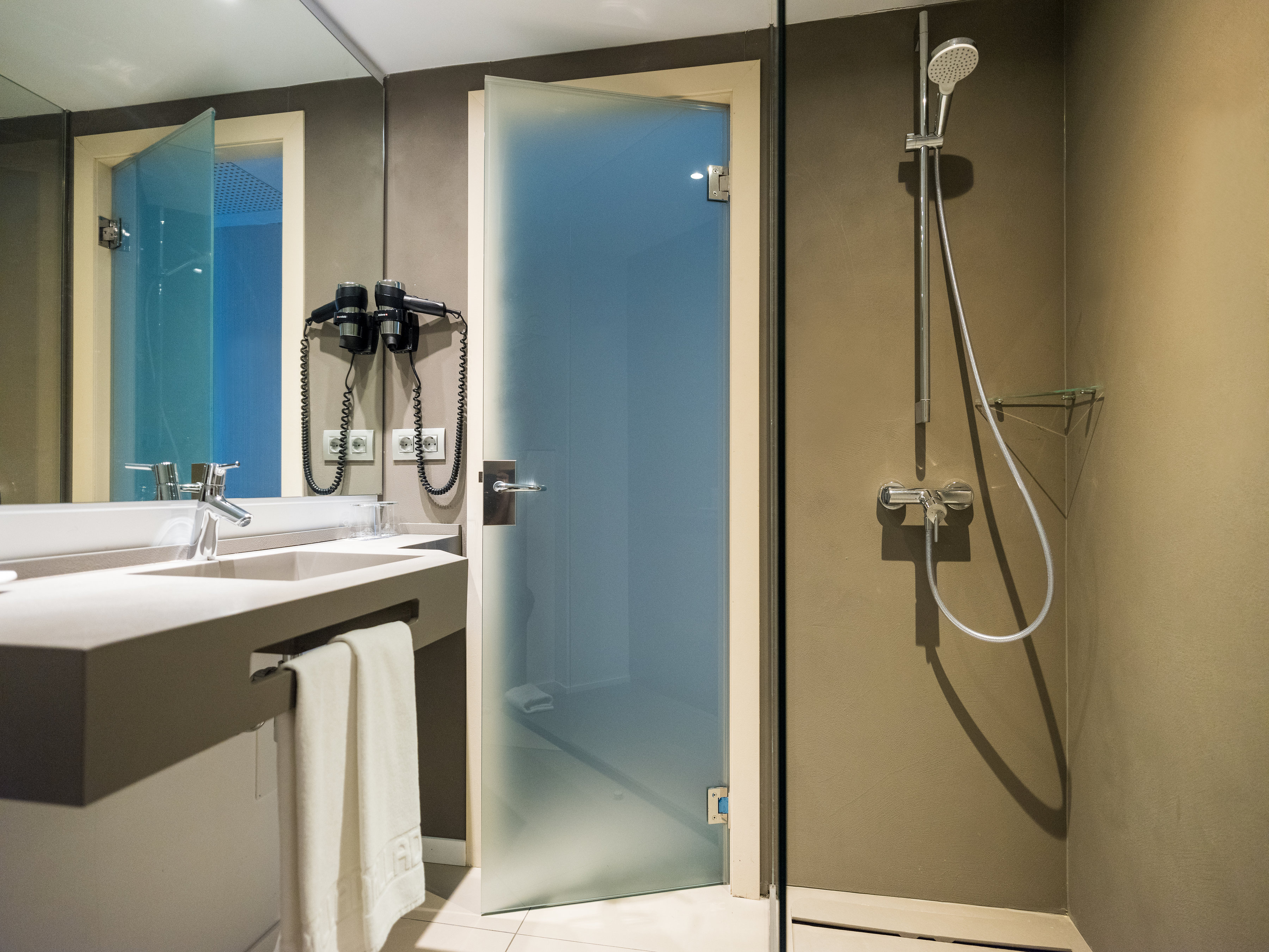 Double or Twin Standard