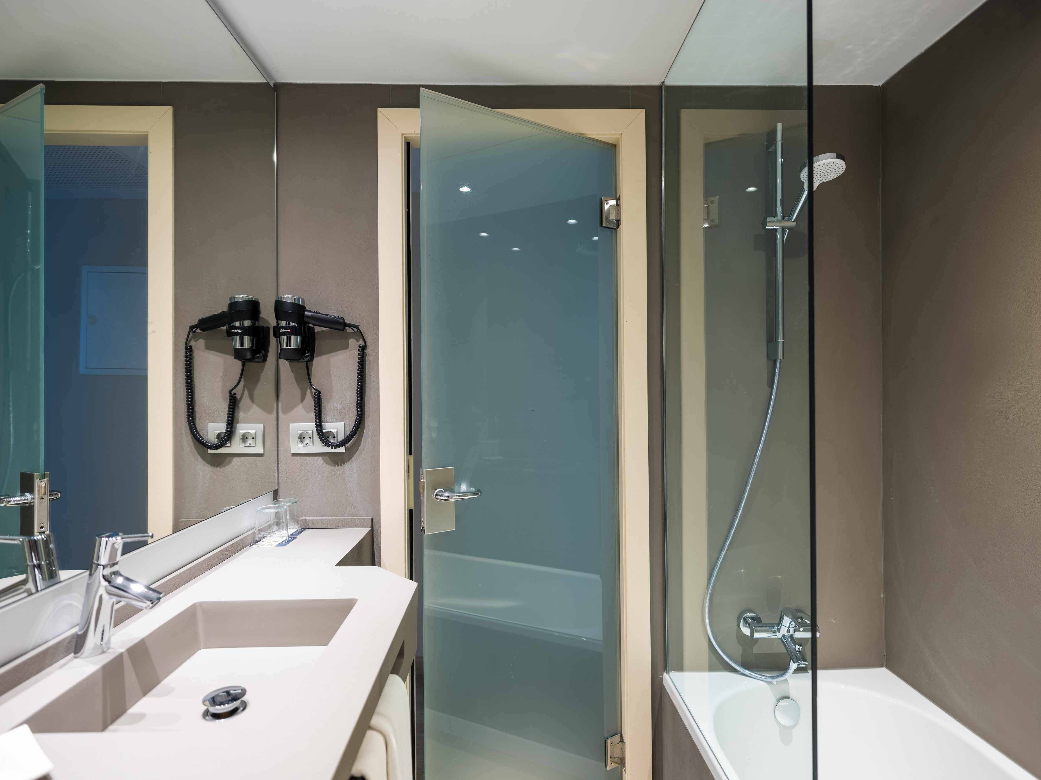 Double or Twin Standard