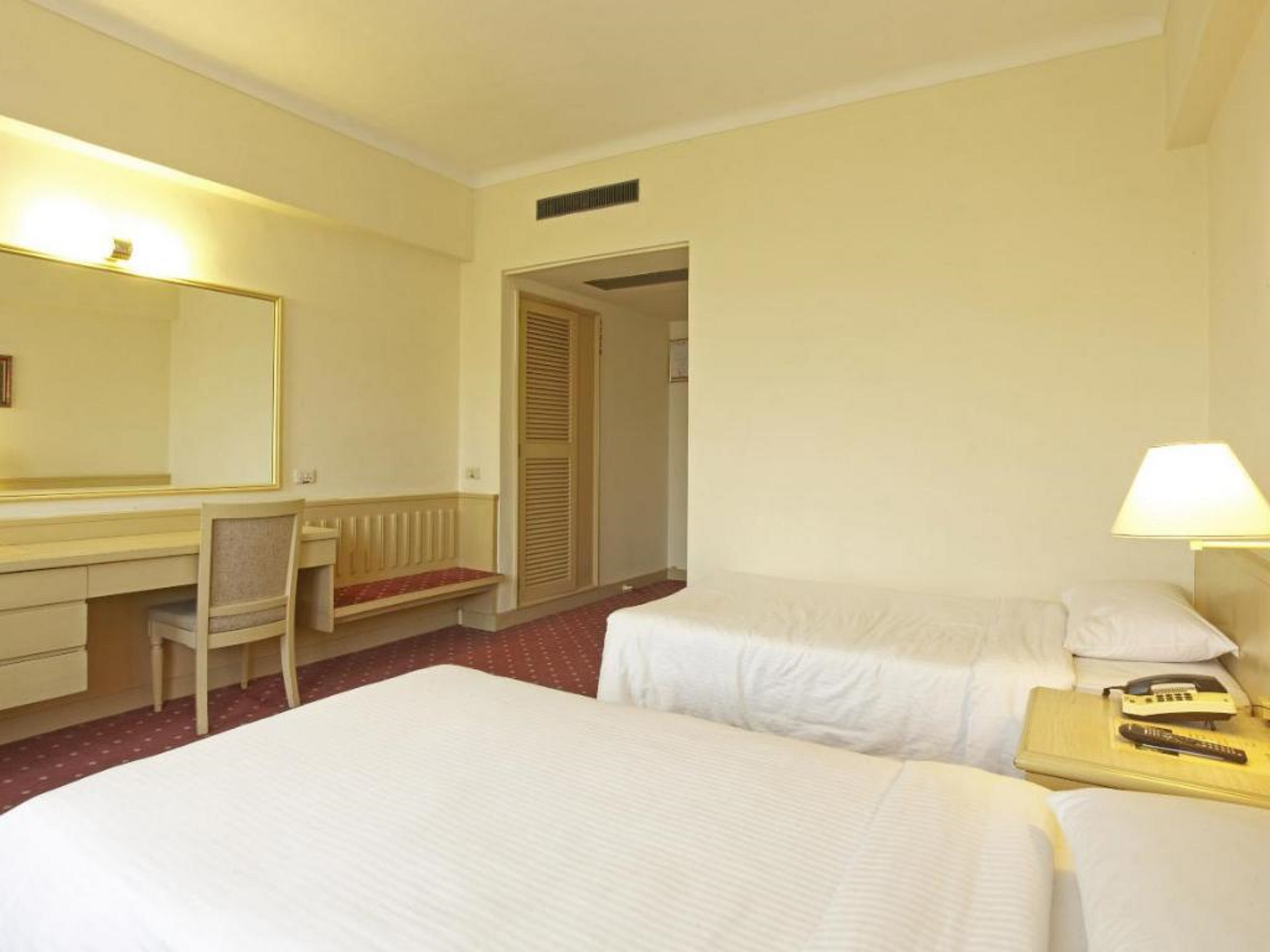 Quadruple Two Double Beds