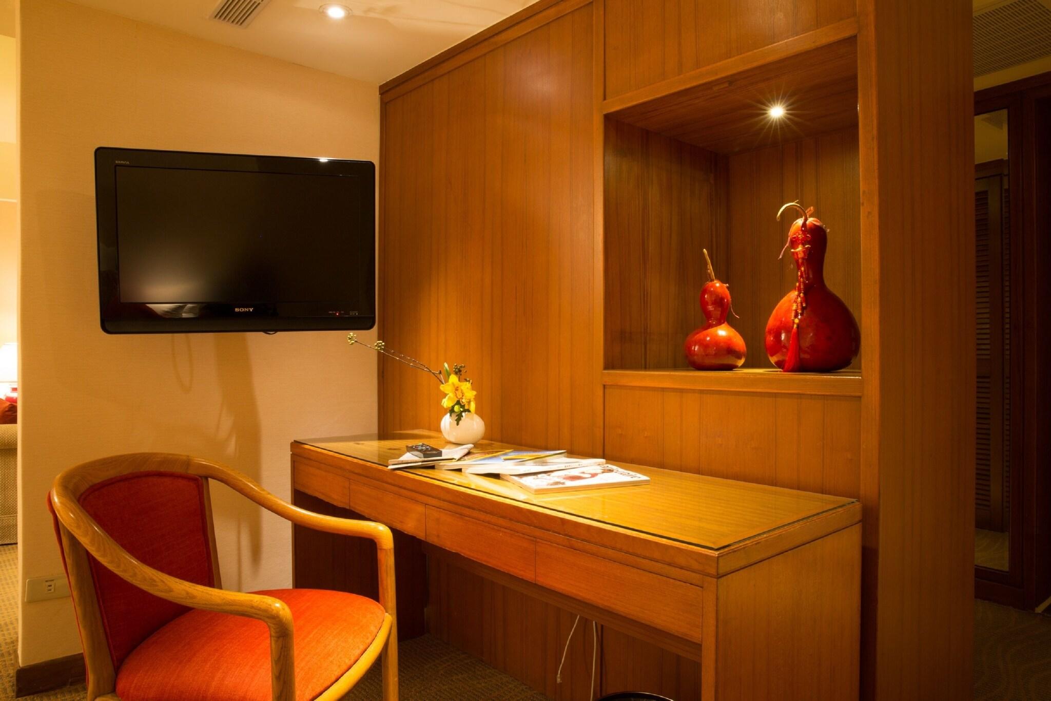 Suite Deluxe Queen Bed