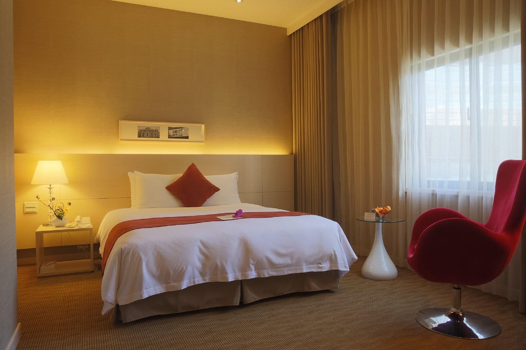 Double Deluxe Queen Bed