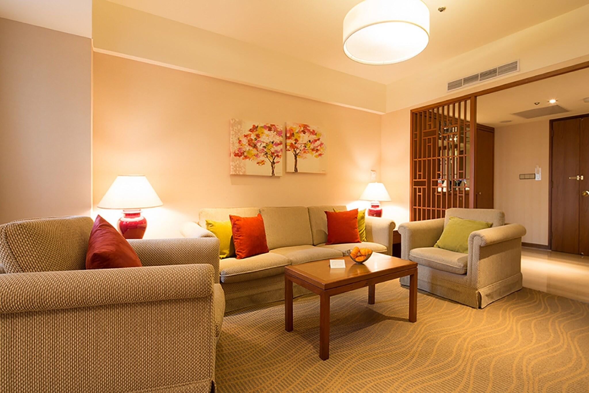 Suite Deluxe Queen Bed