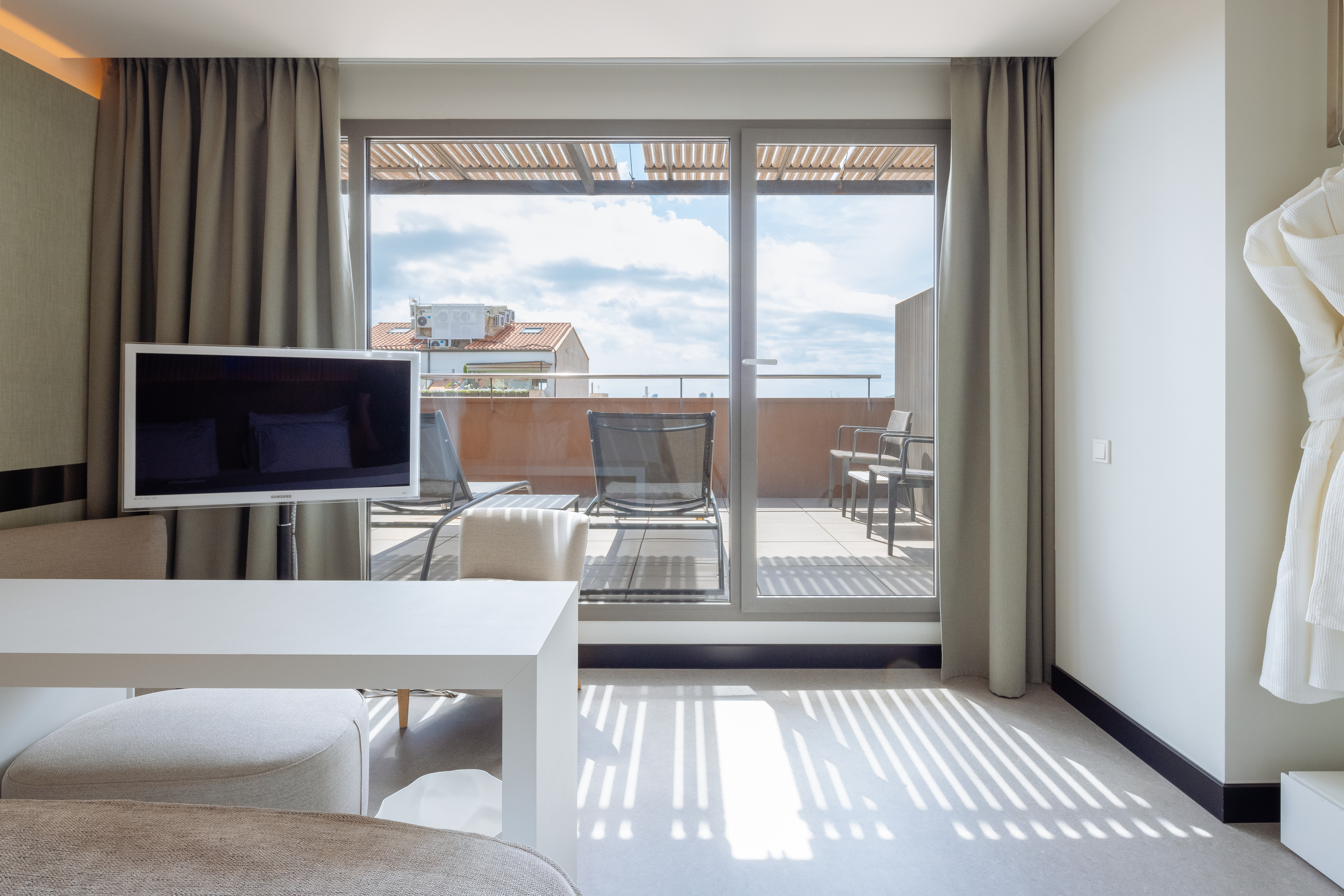 Double Single Premium