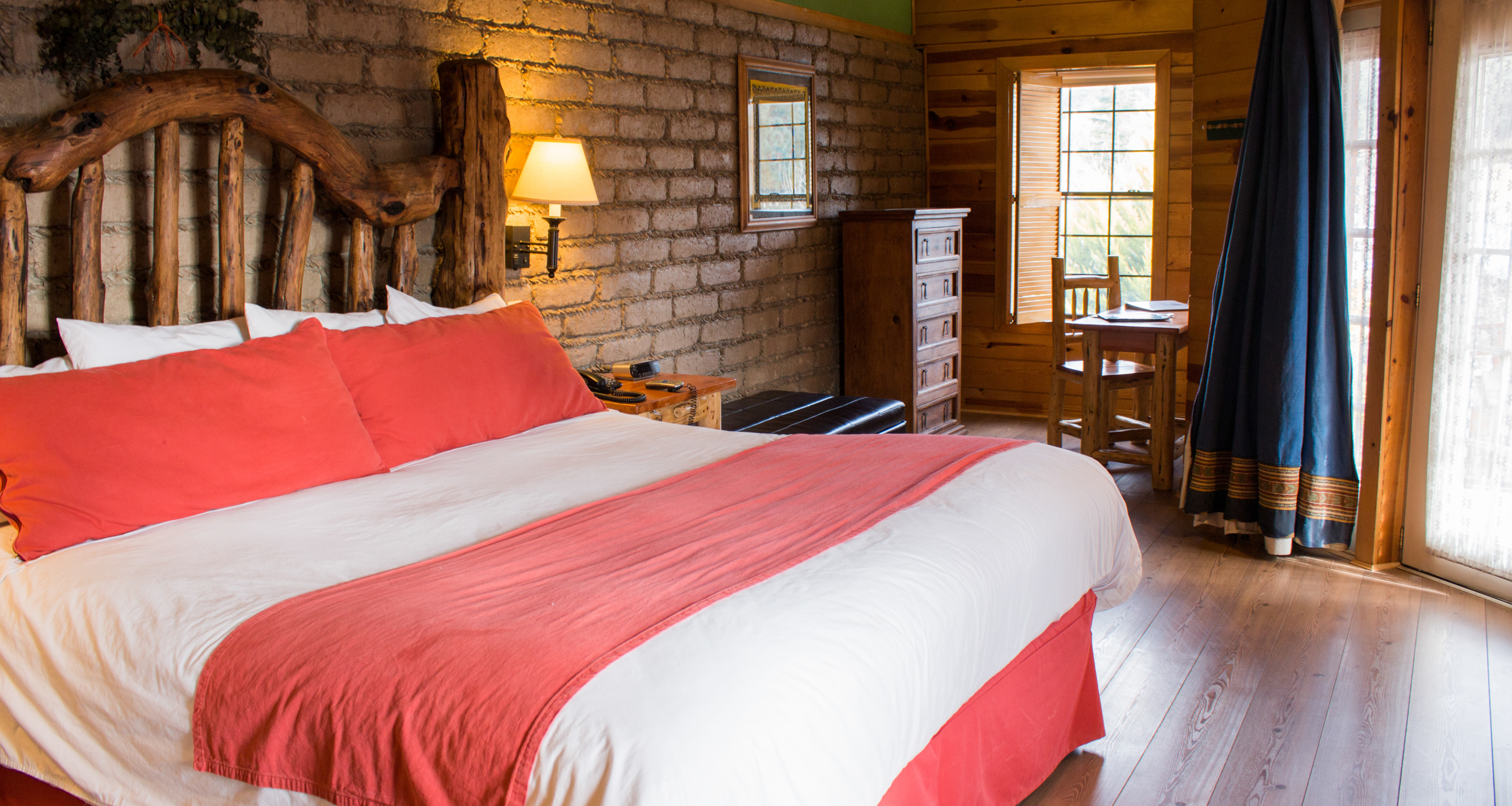 Room King Bed One Bedroom 