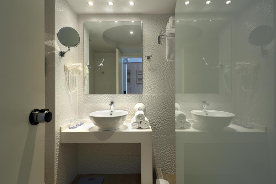 Family Room Superior