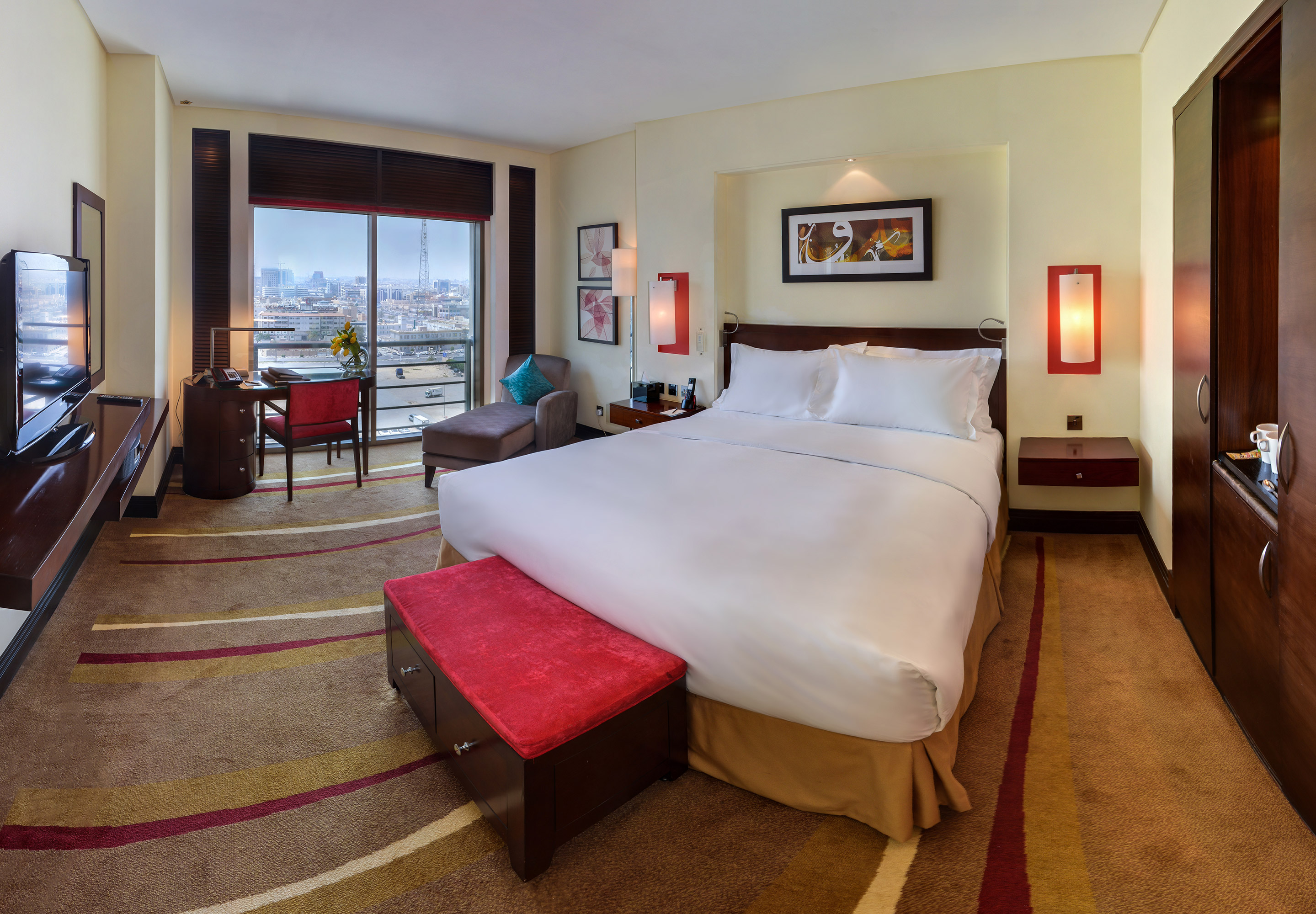 Suite Club City View