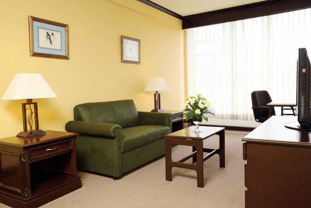 Suite Two Queen Beds