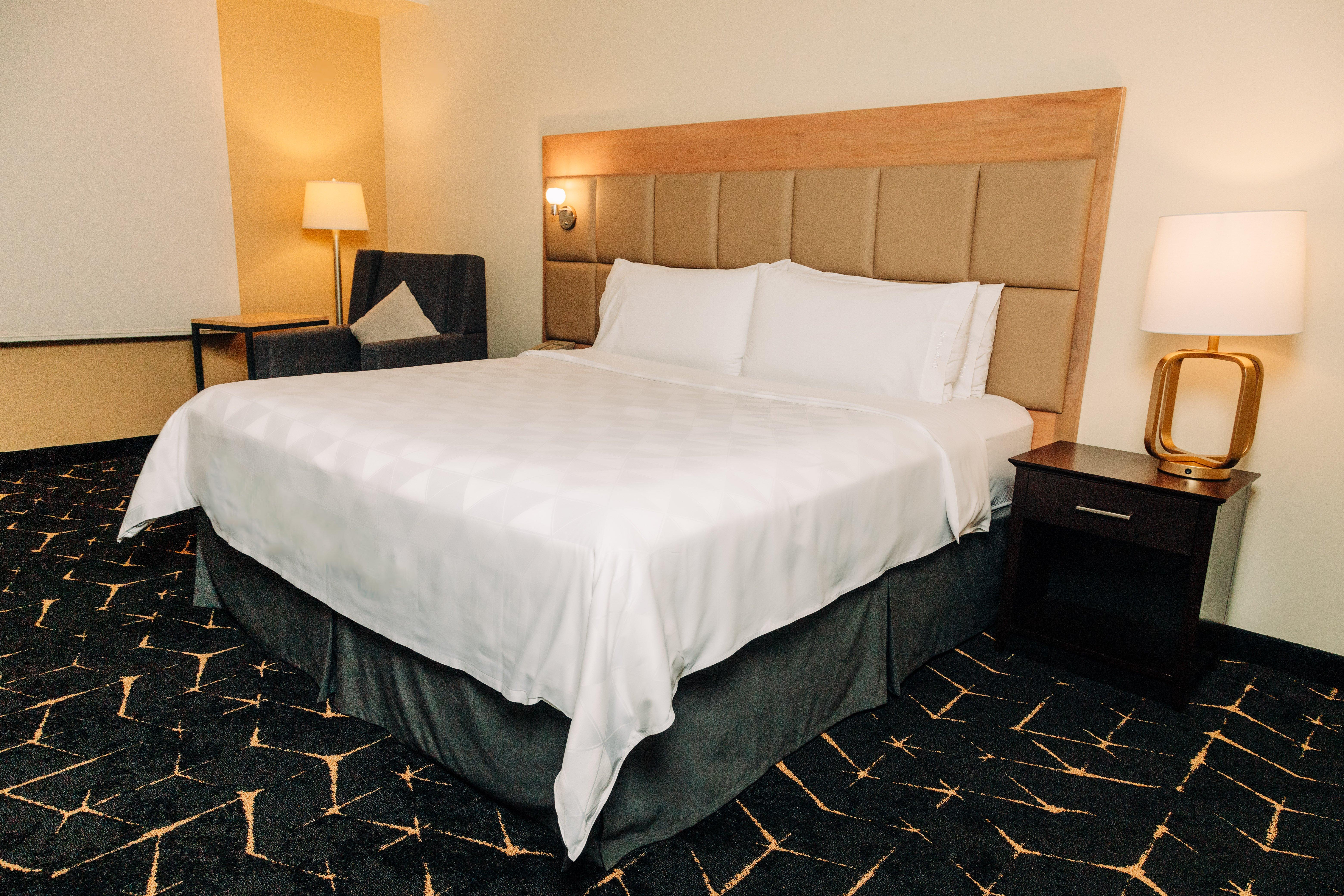 Suite King Size Bed