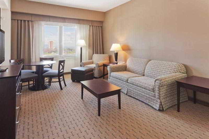 Suite King Size Bed