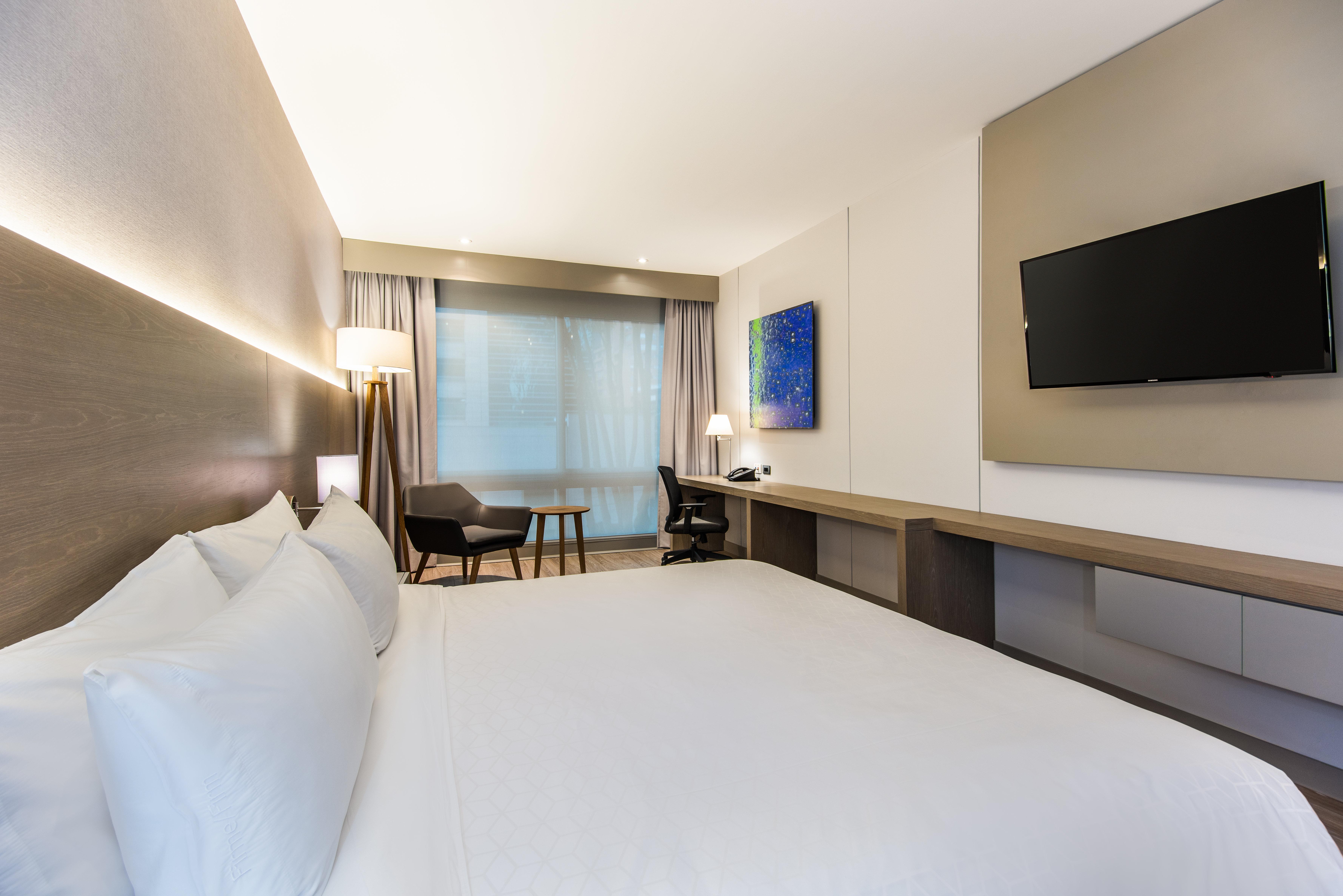 Double King Size Bed