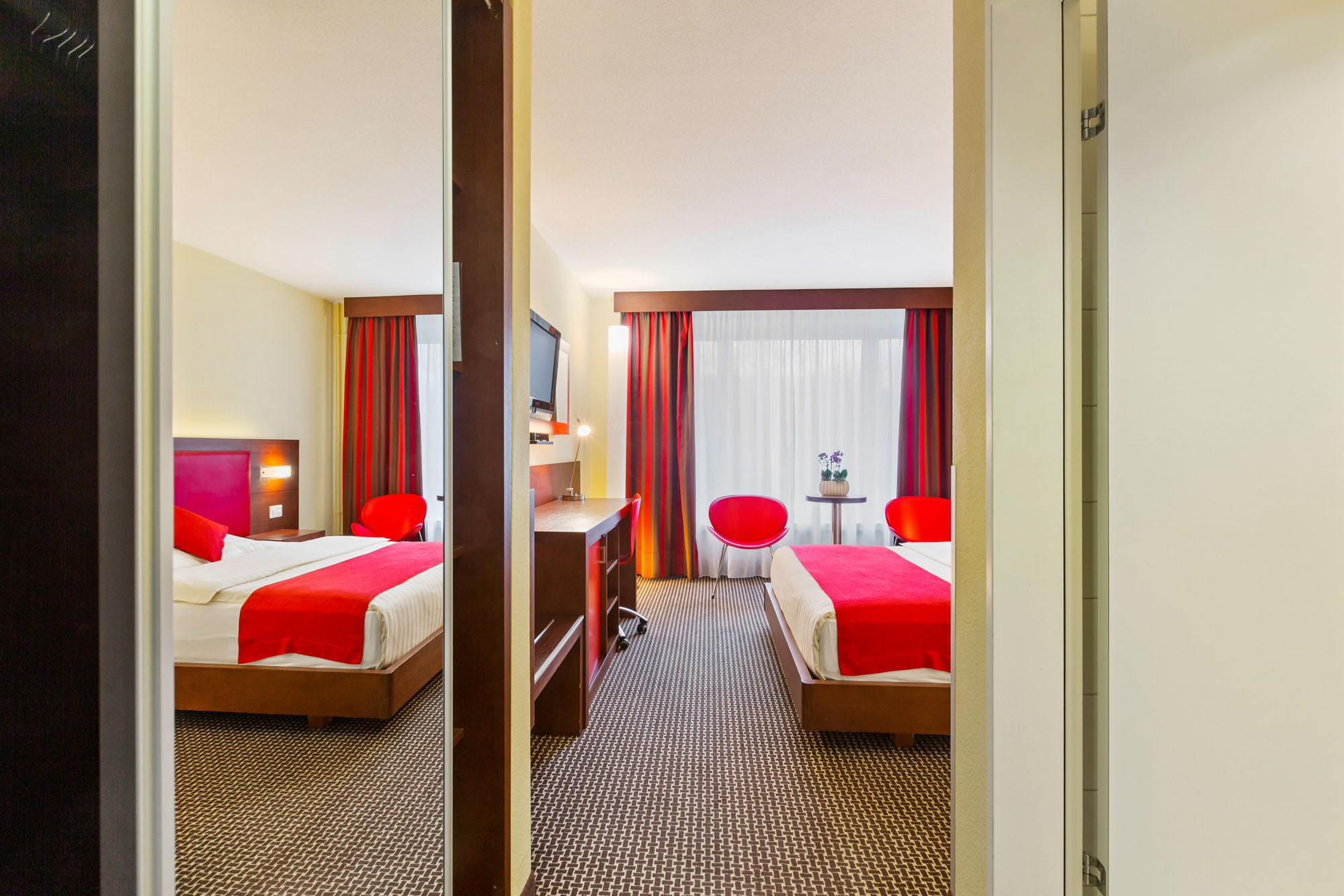 Double Superior Queen Bed