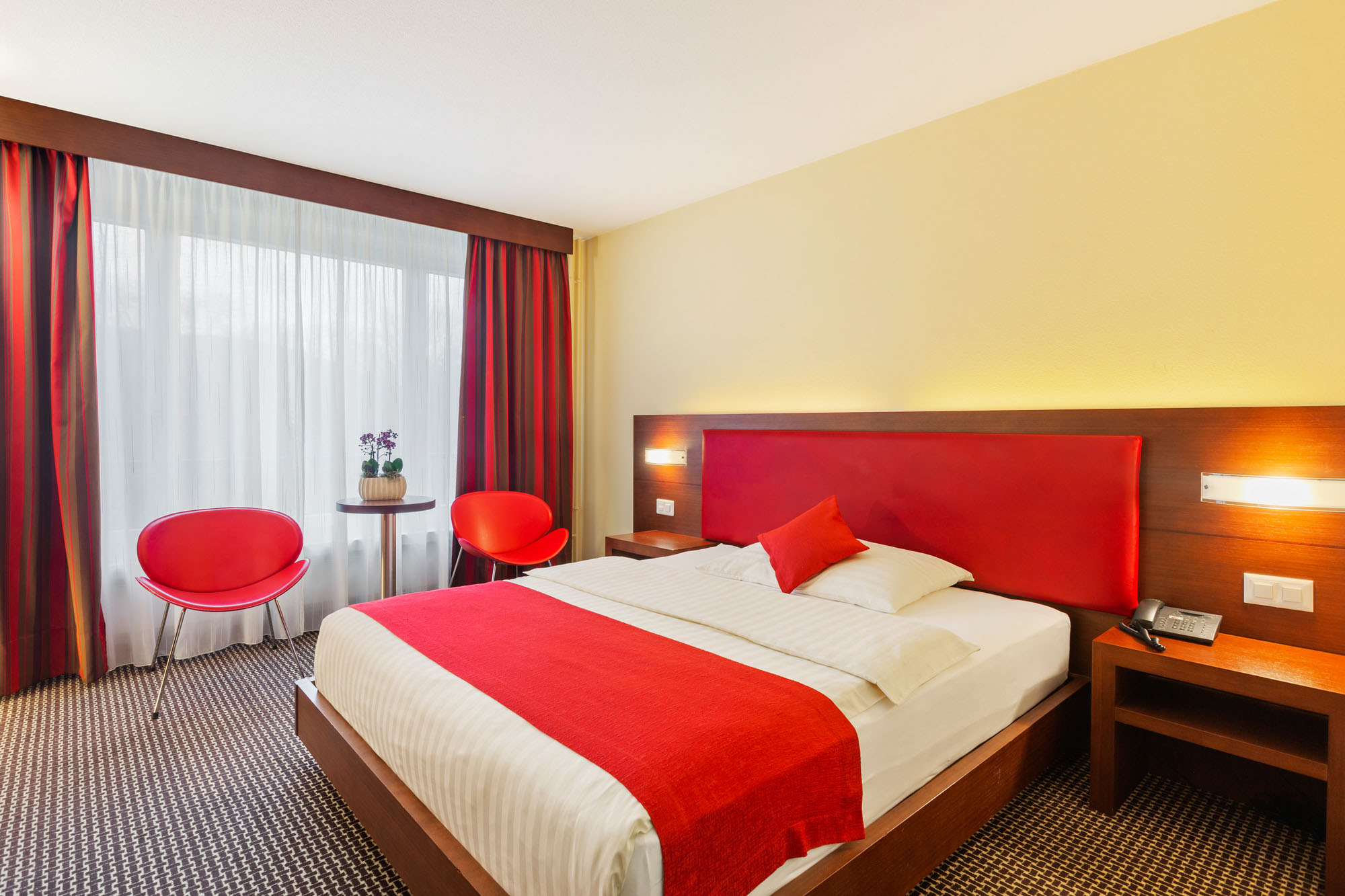 Double Superior Queen Bed