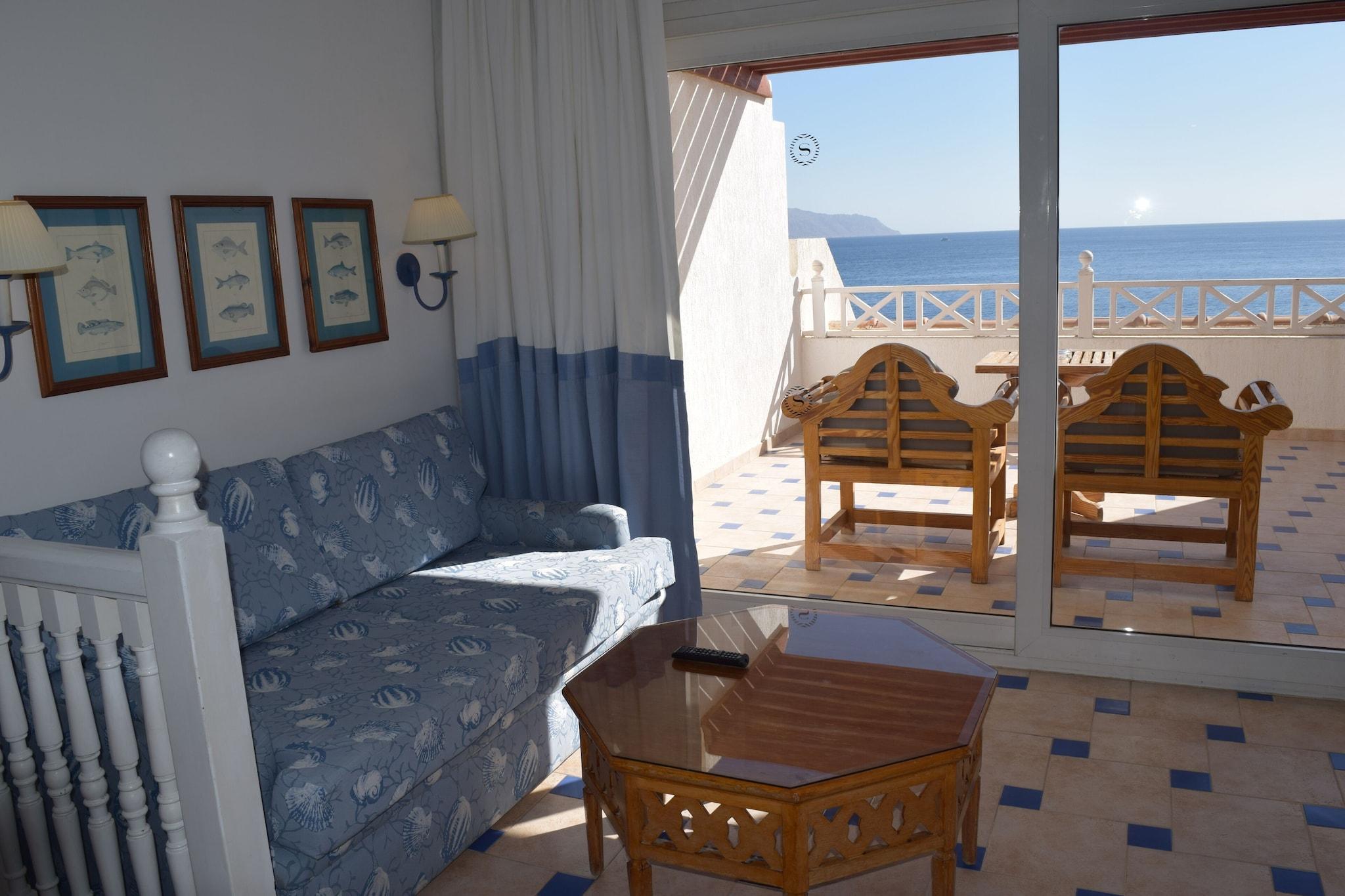 Junior Suite Smoking with Views