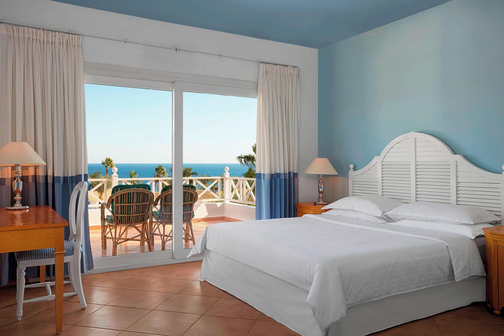 Family Room Sea View King Bed
